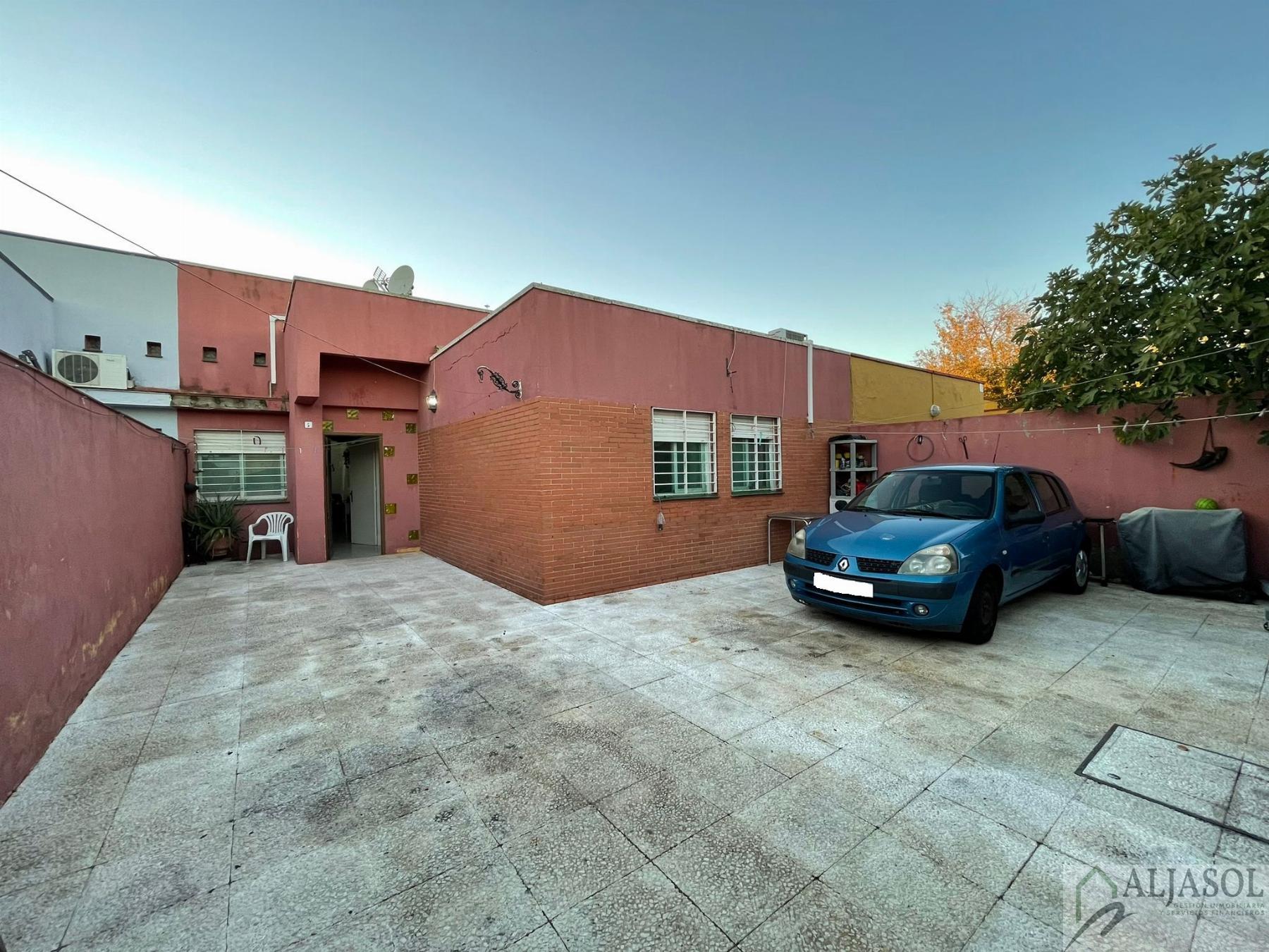 For sale of house in Almensilla