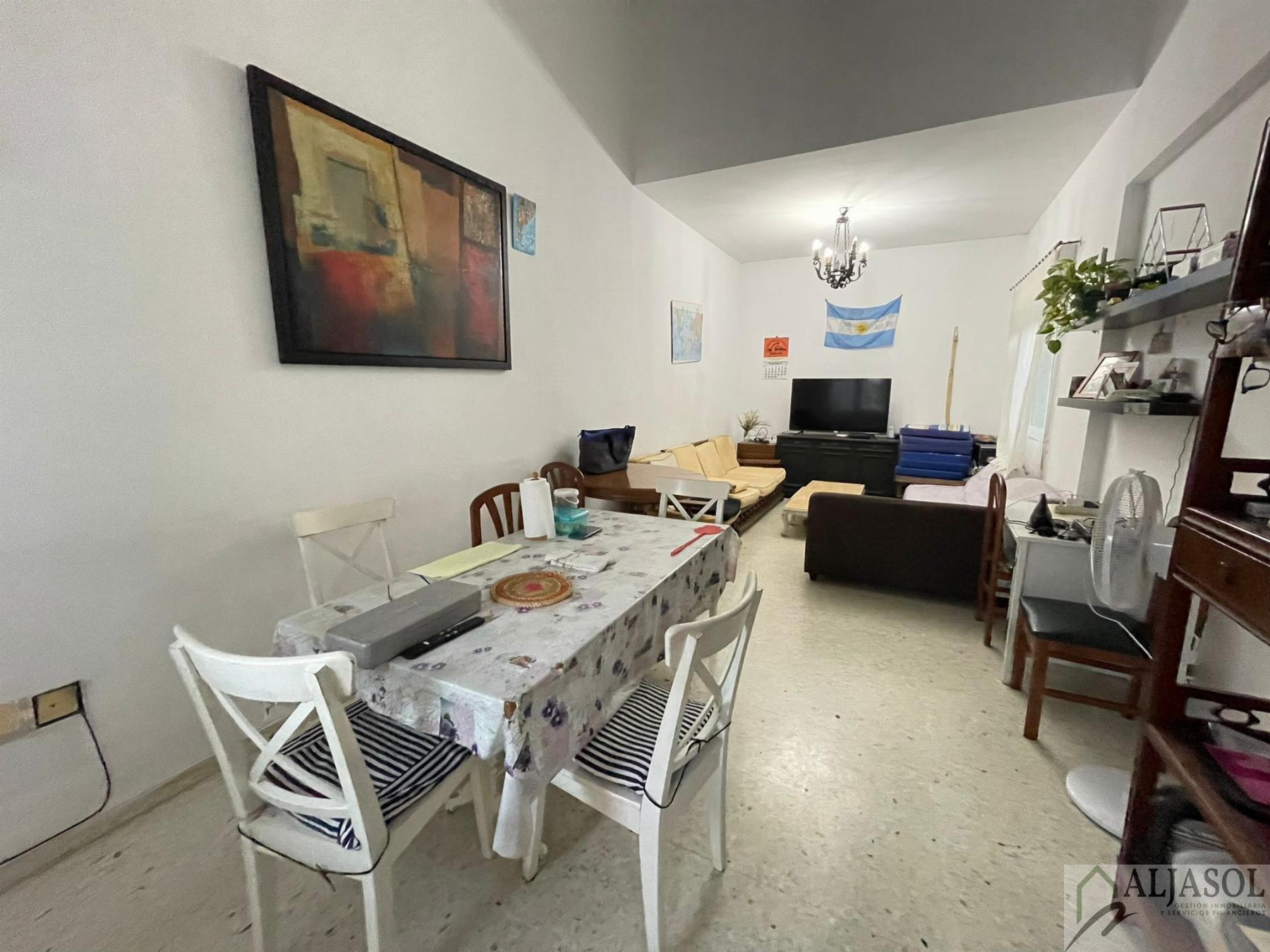 For sale of house in Almensilla