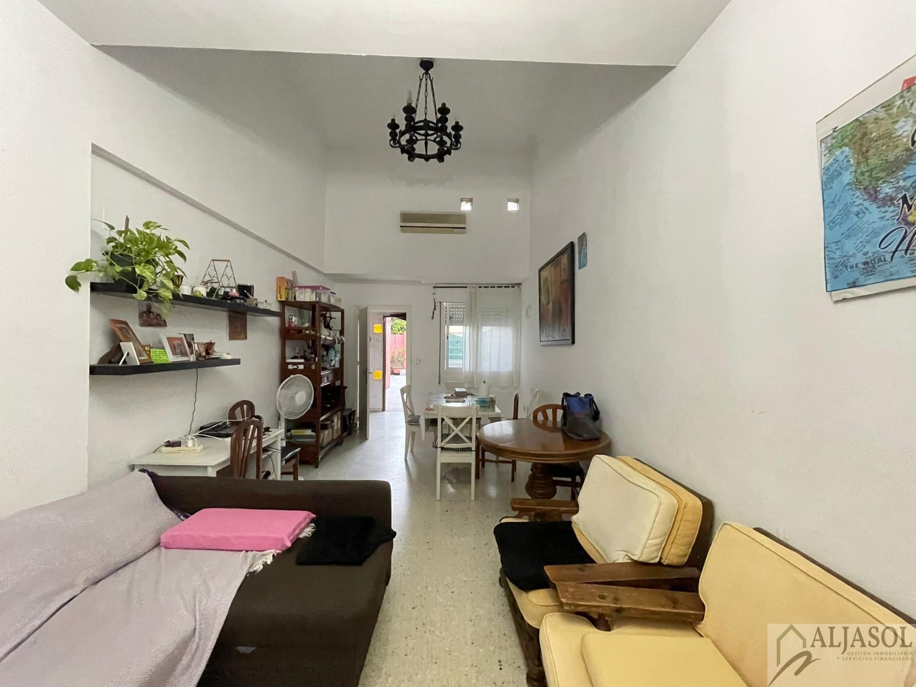 For sale of house in Almensilla