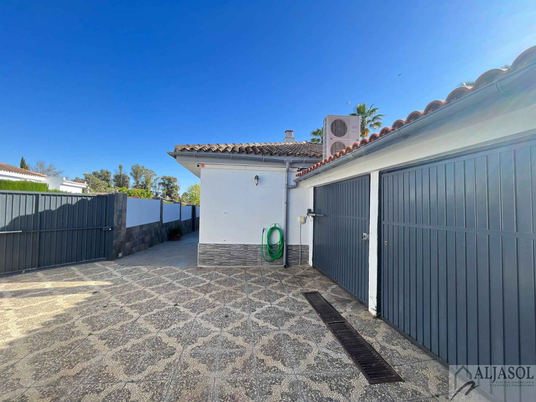 For sale of house in Espartinas