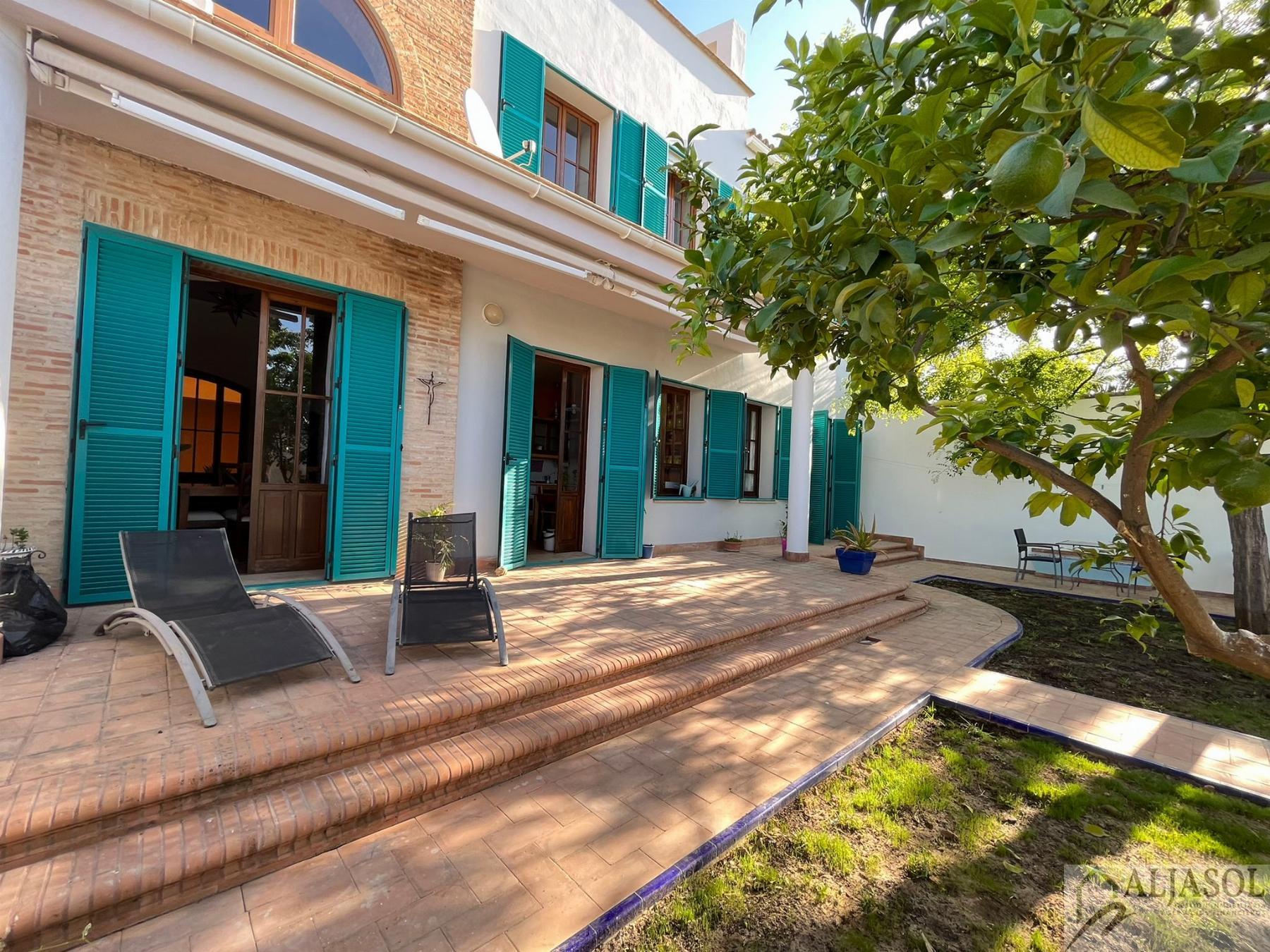 For sale of chalet in Olivares