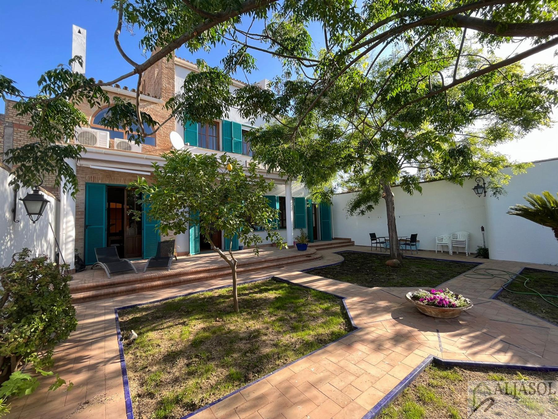 For sale of chalet in Olivares