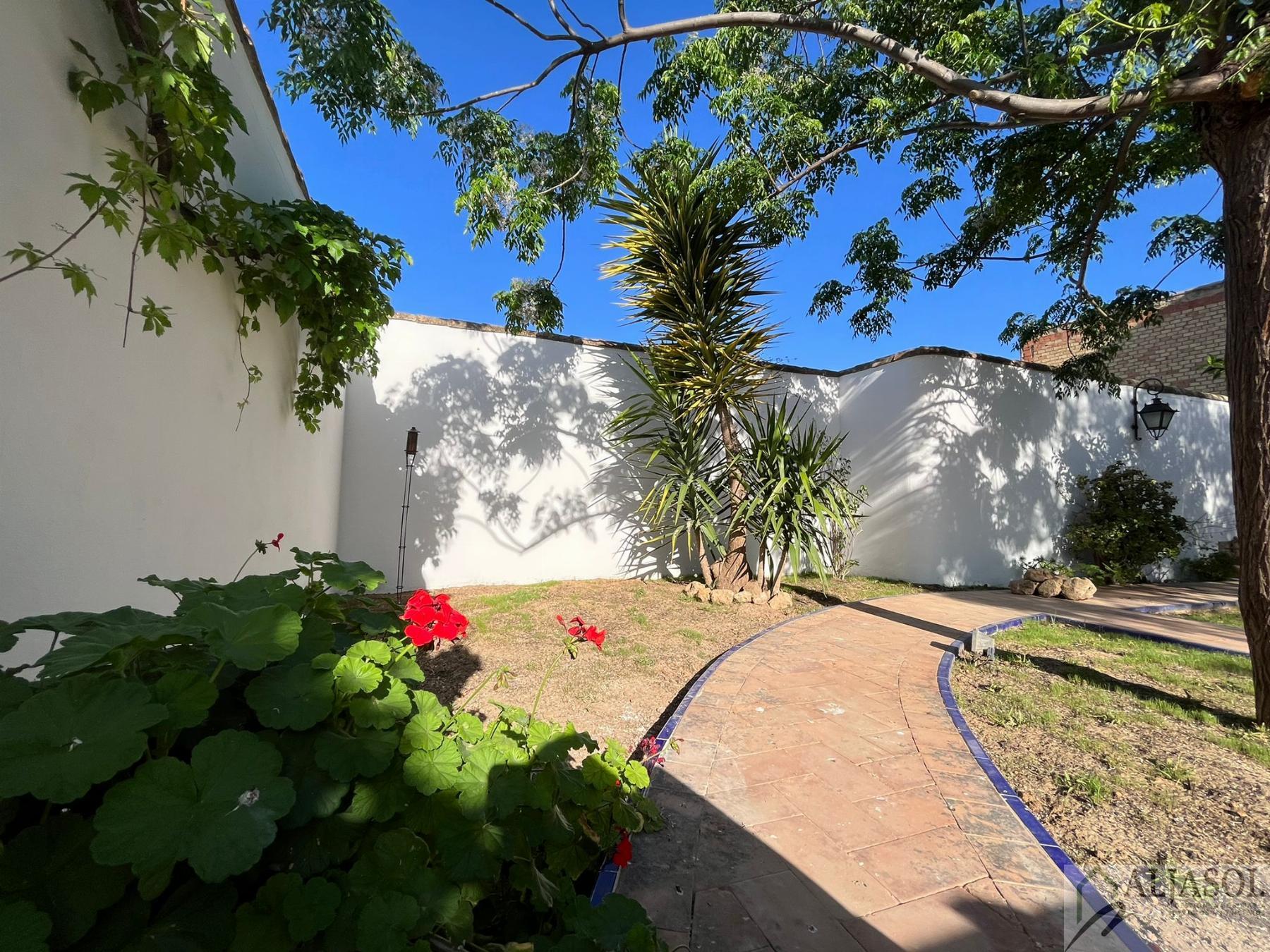 For sale of chalet in Olivares