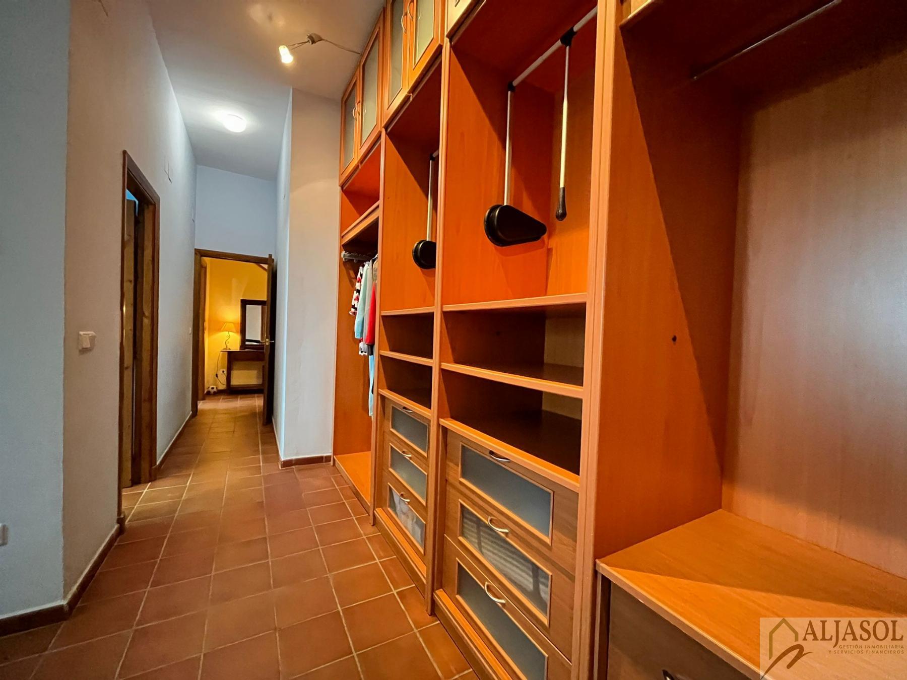 For sale of chalet in Olivares