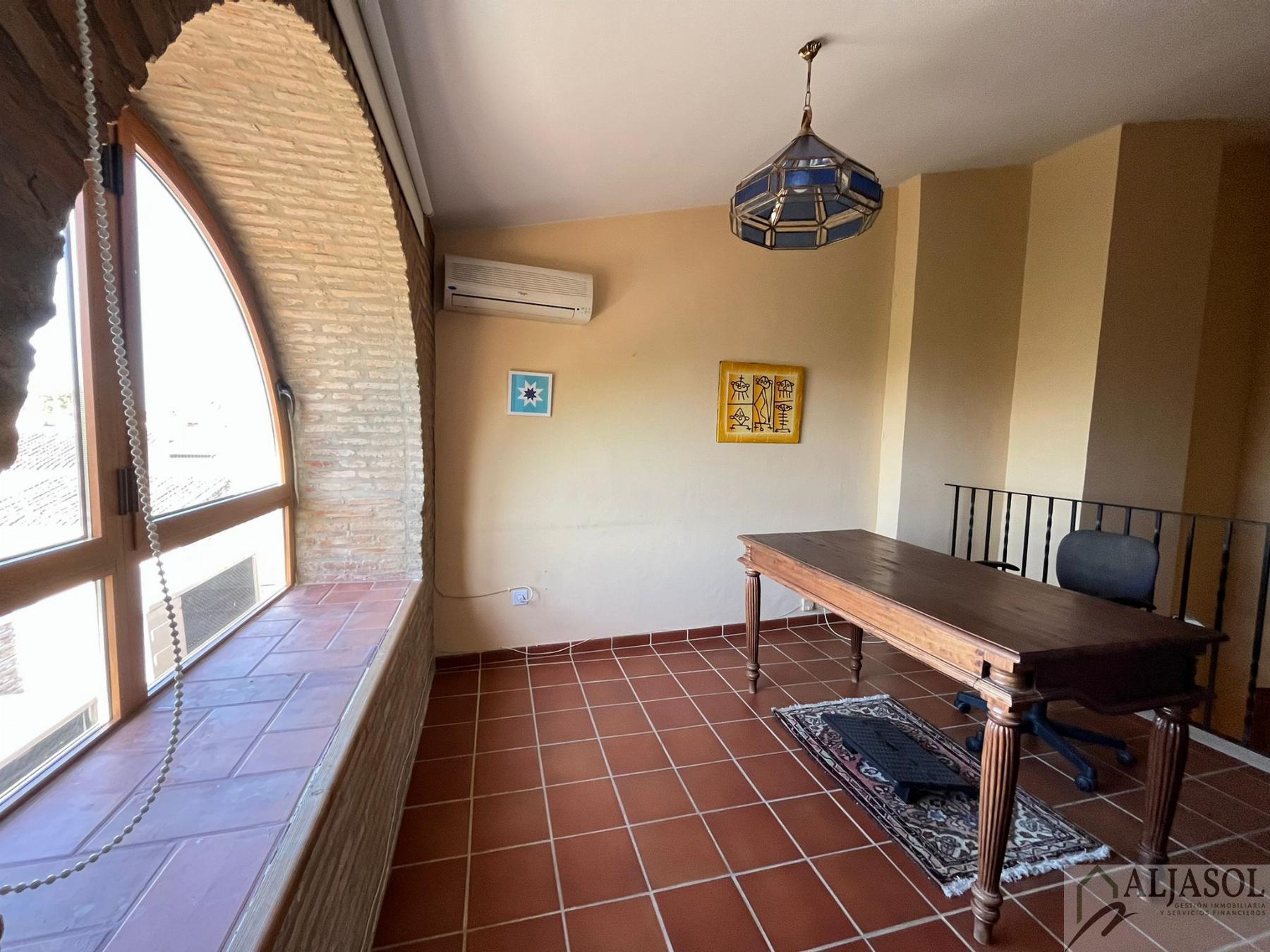 For sale of chalet in Olivares