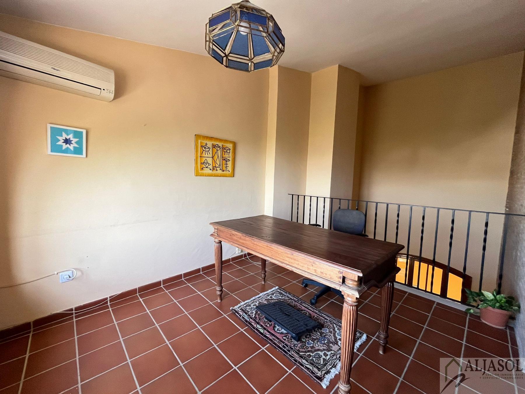 For sale of chalet in Olivares