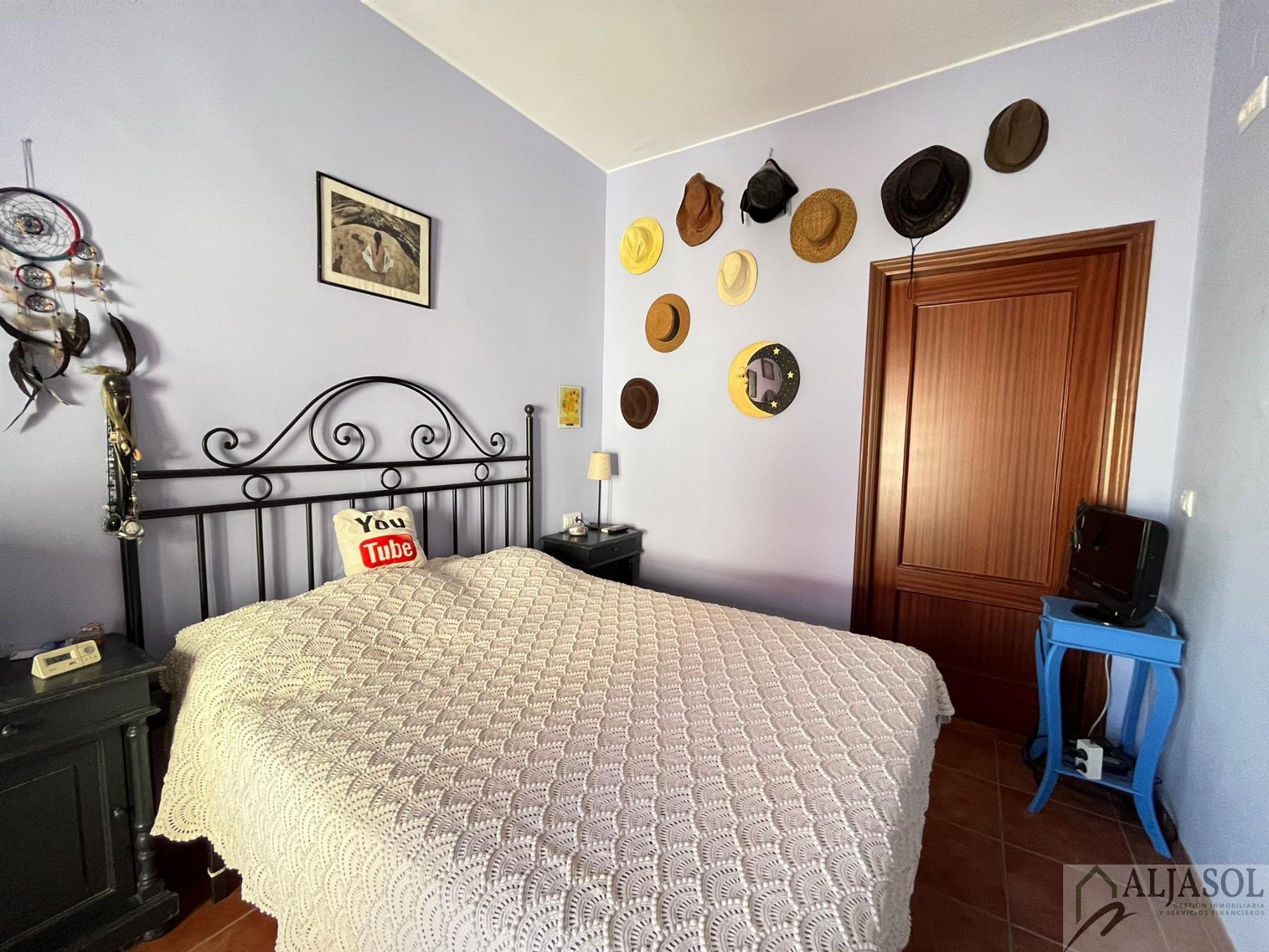 For sale of house in Umbrete