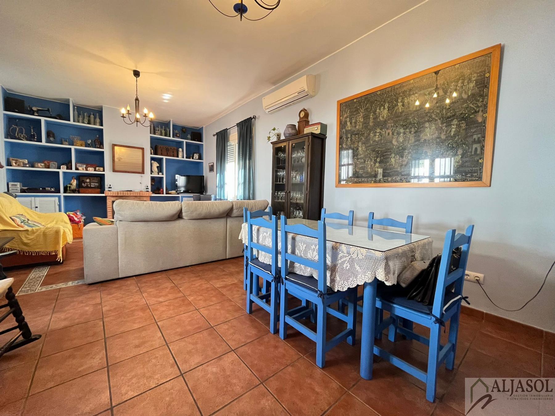 For sale of house in Umbrete