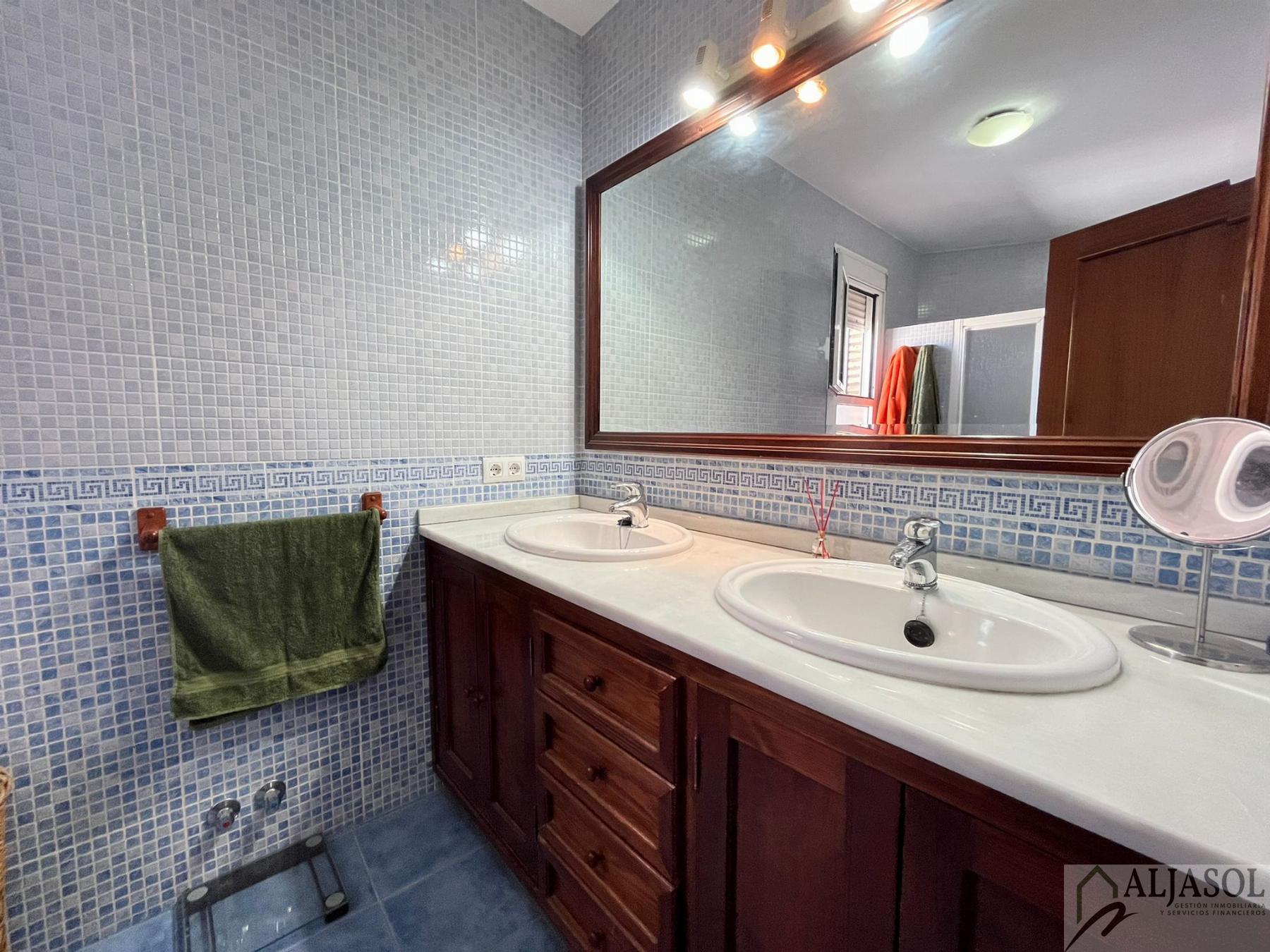 For sale of house in Umbrete