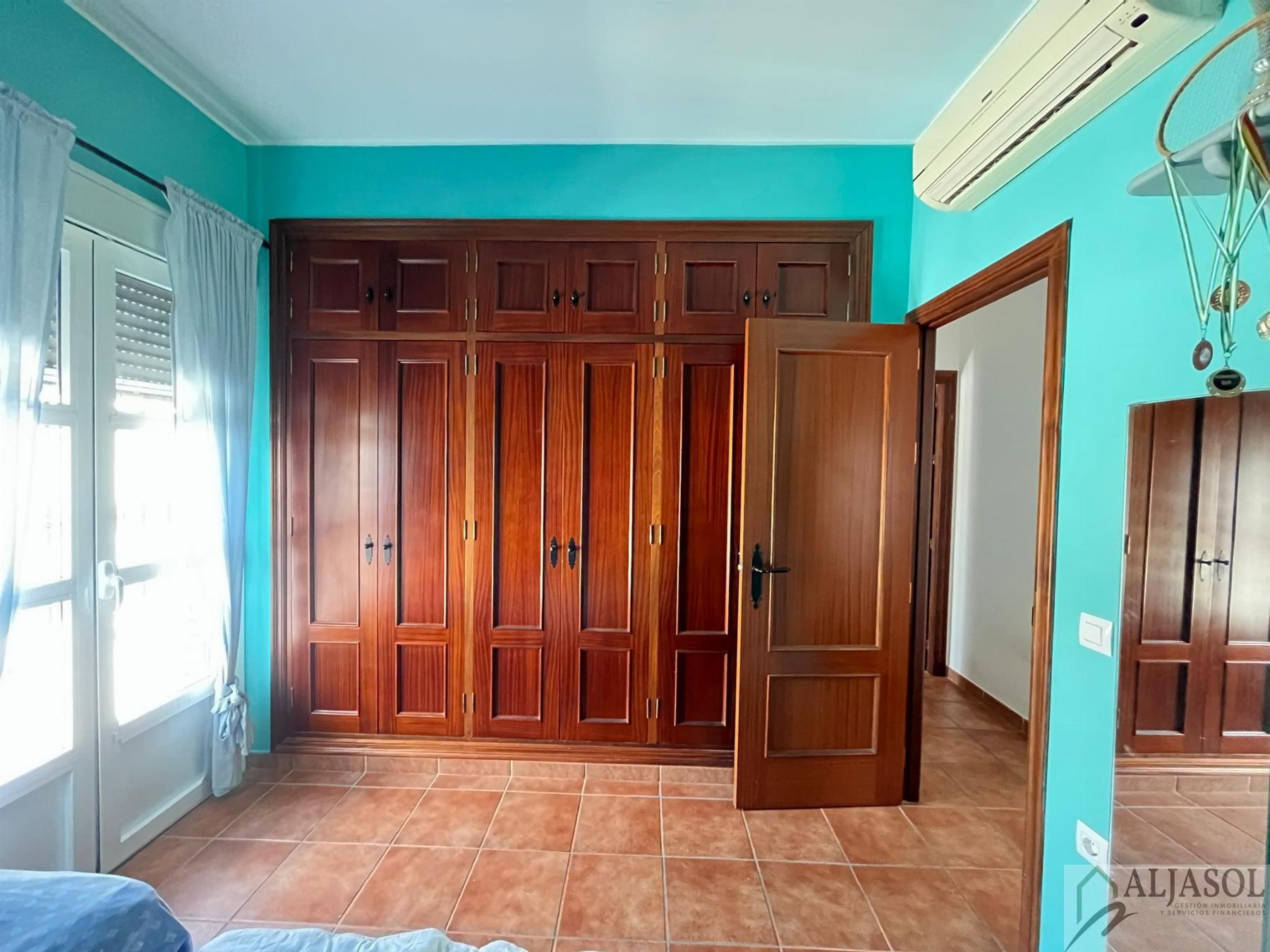 For sale of house in Umbrete