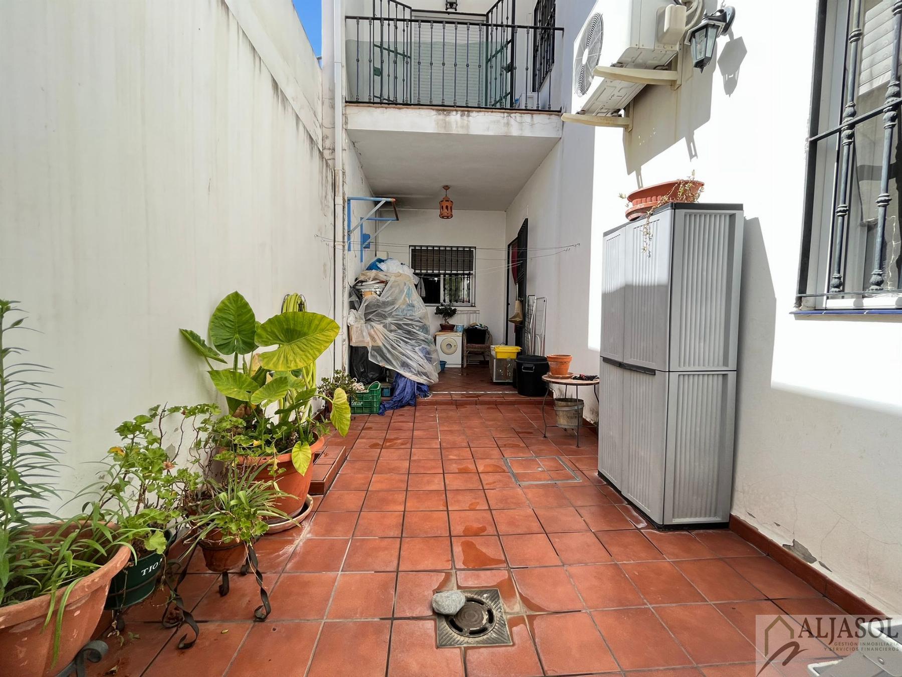 For sale of house in Umbrete
