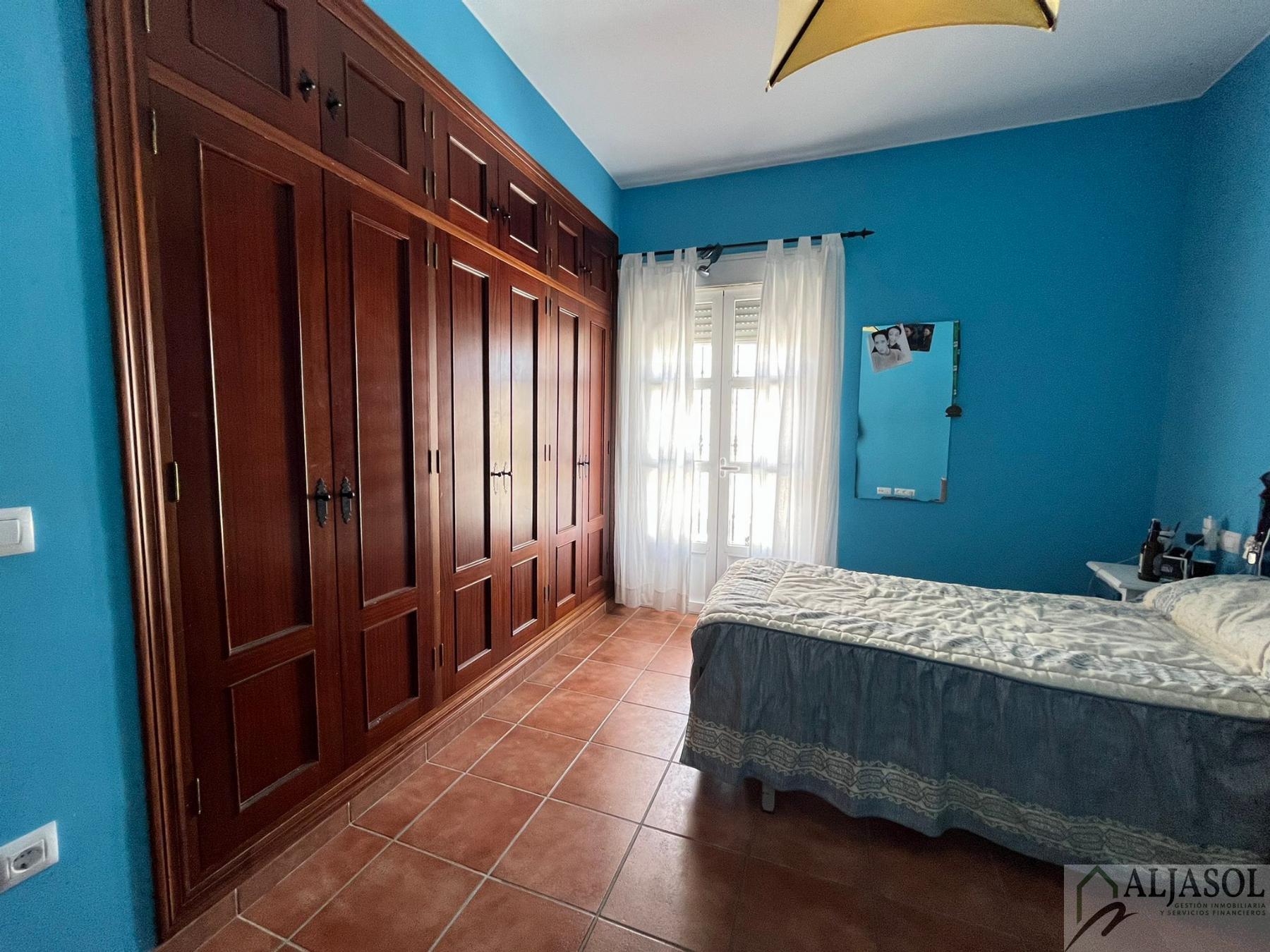 For sale of house in Umbrete