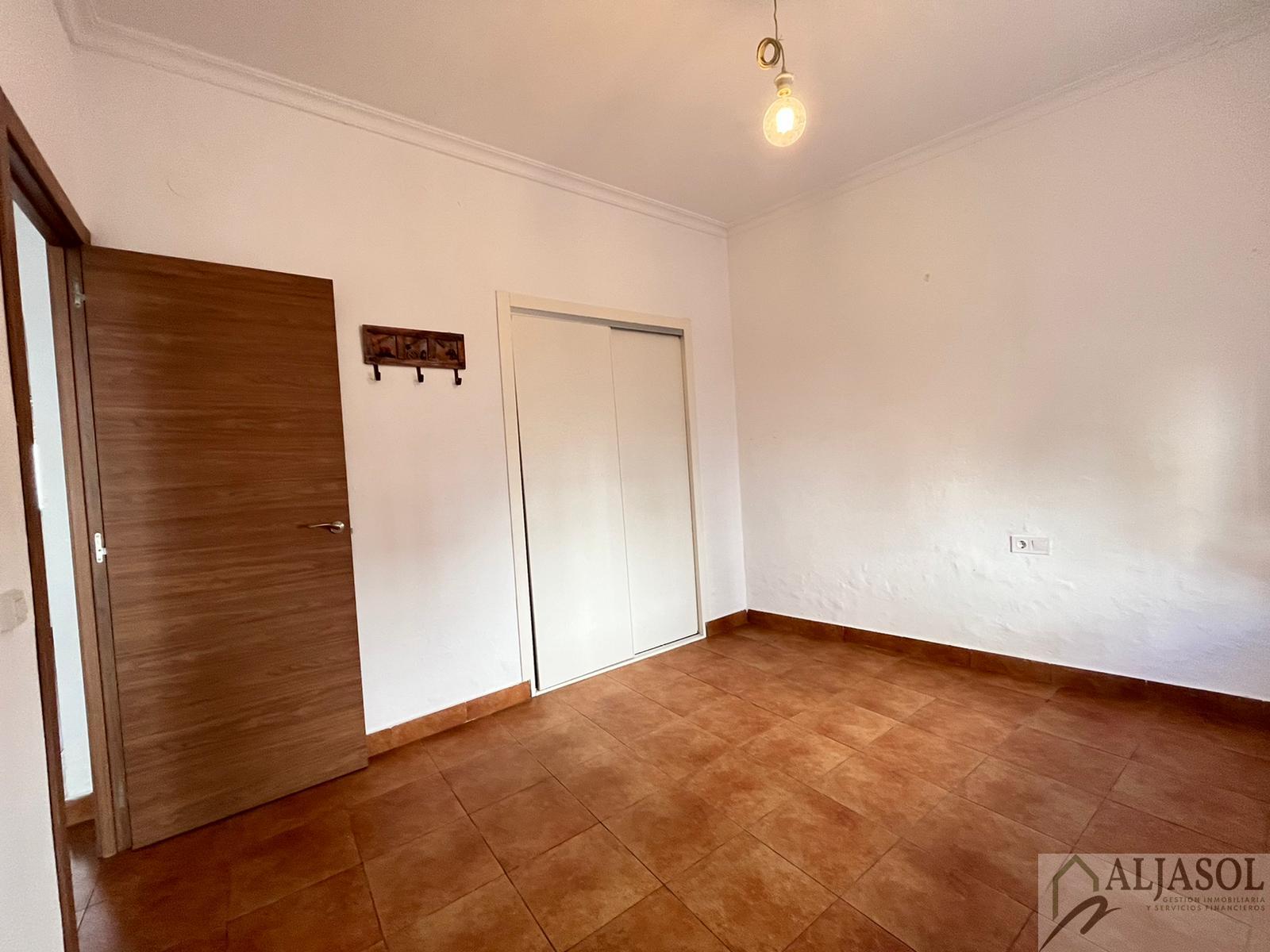 For sale of house in Gines