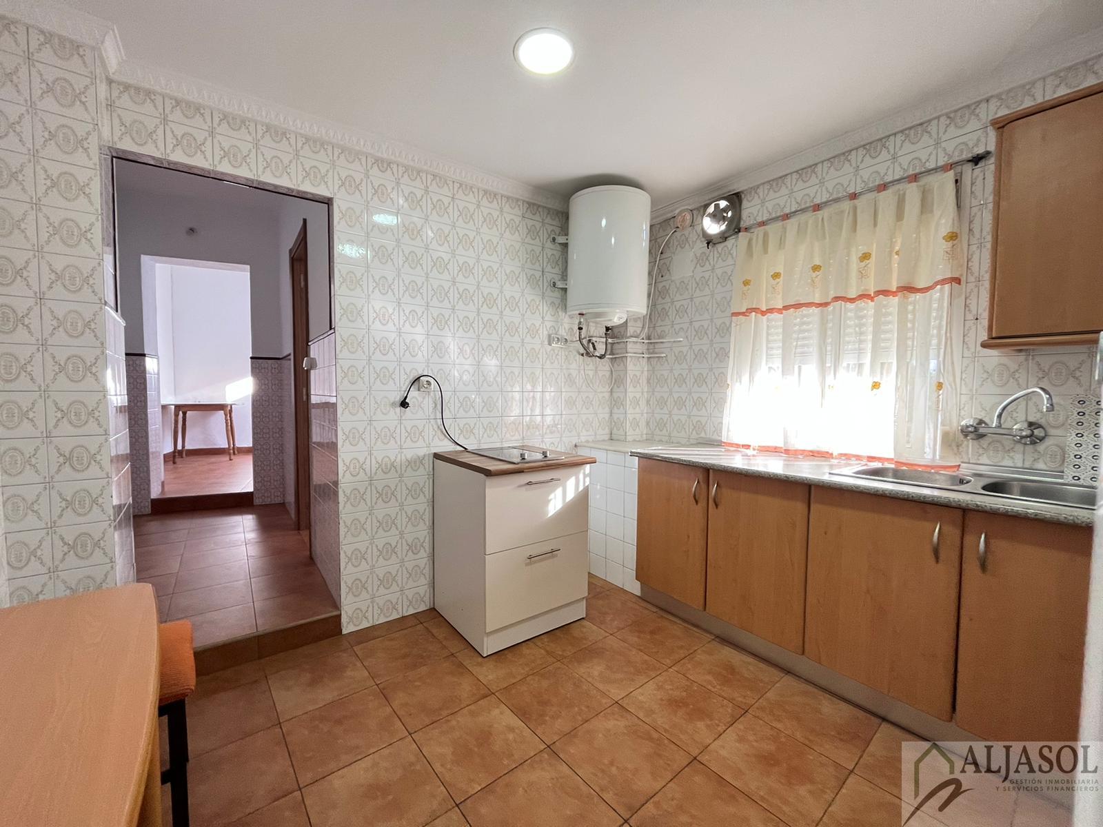 For sale of house in Gines