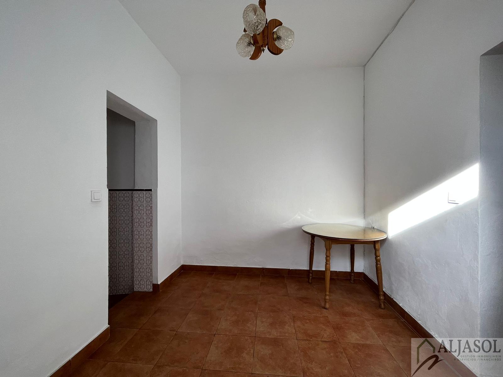 For sale of house in Gines