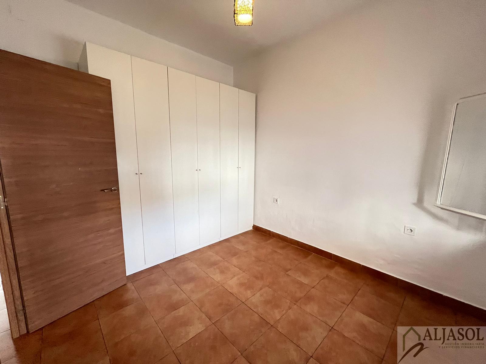 For sale of house in Gines
