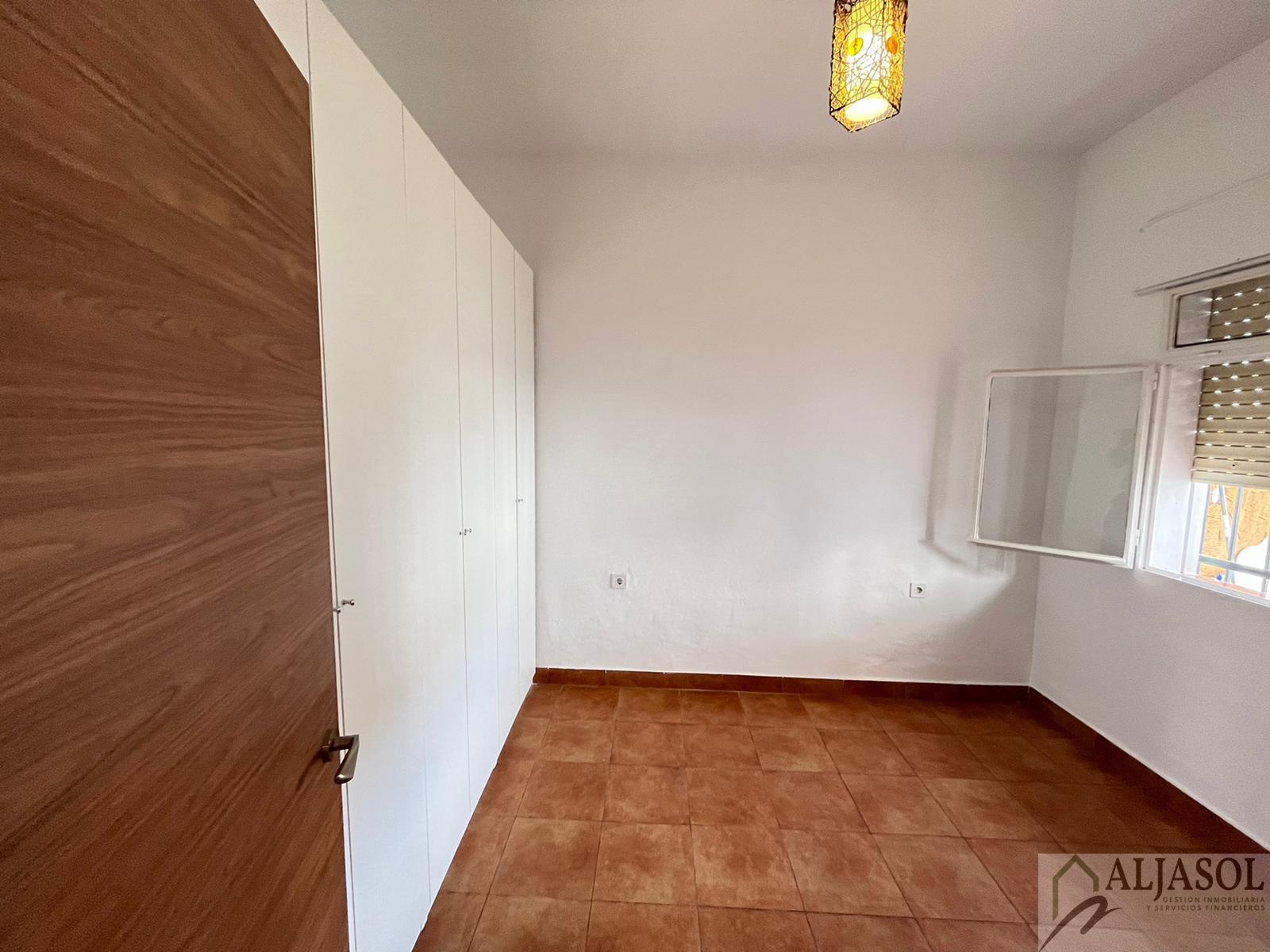 For sale of house in Gines