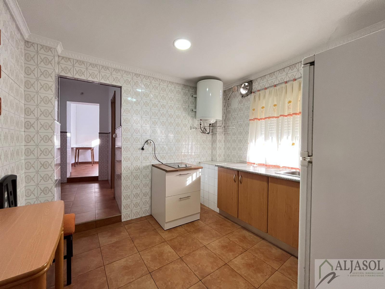 For sale of house in Gines