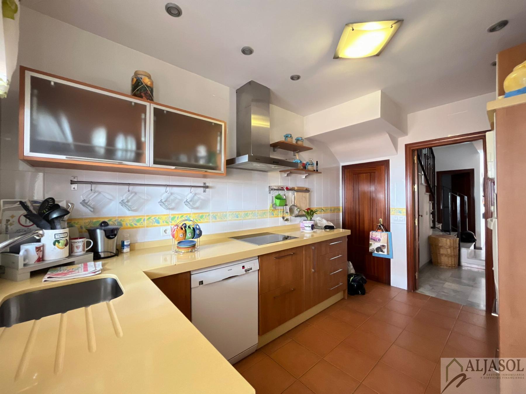 For sale of house in Salteras