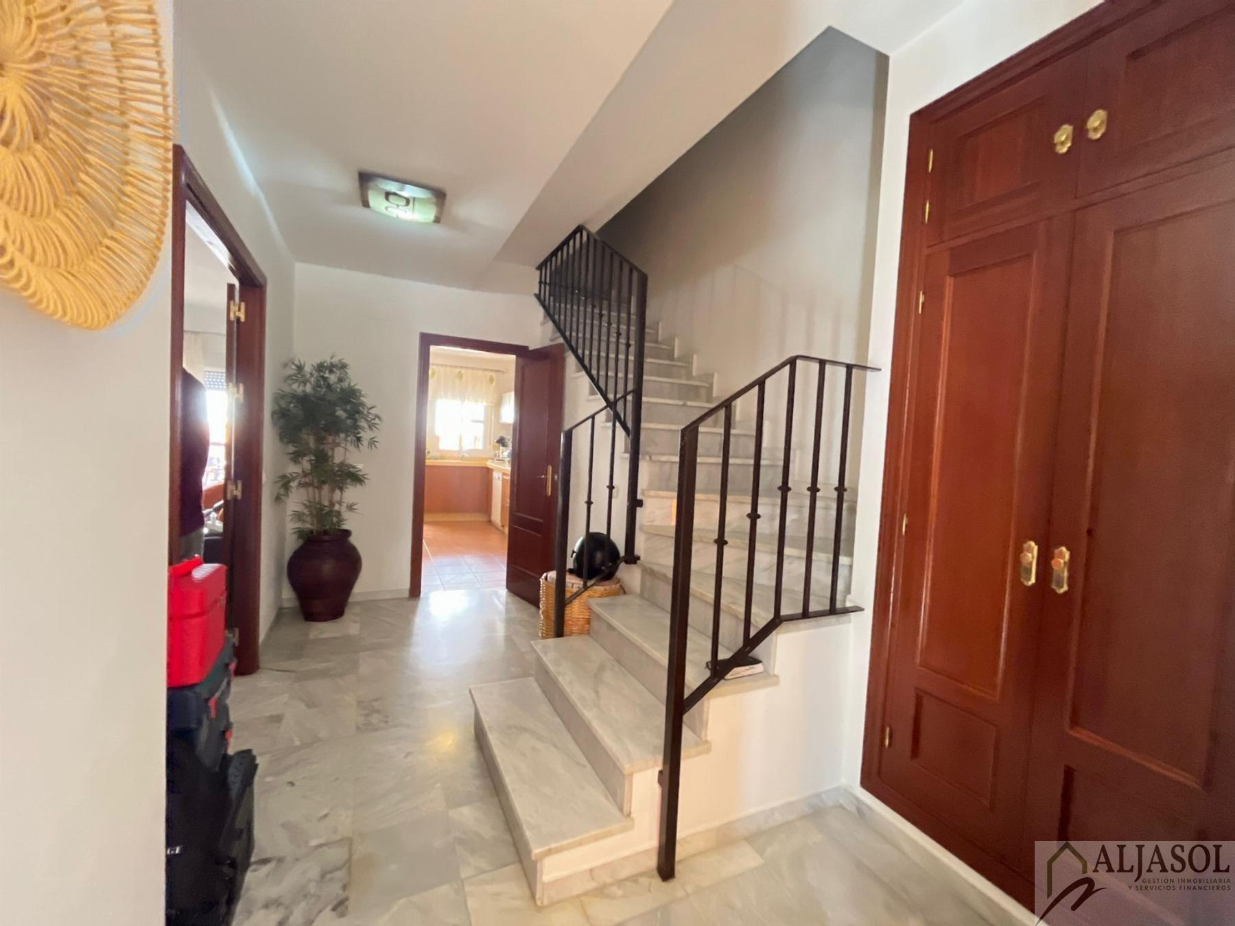 For sale of house in Salteras