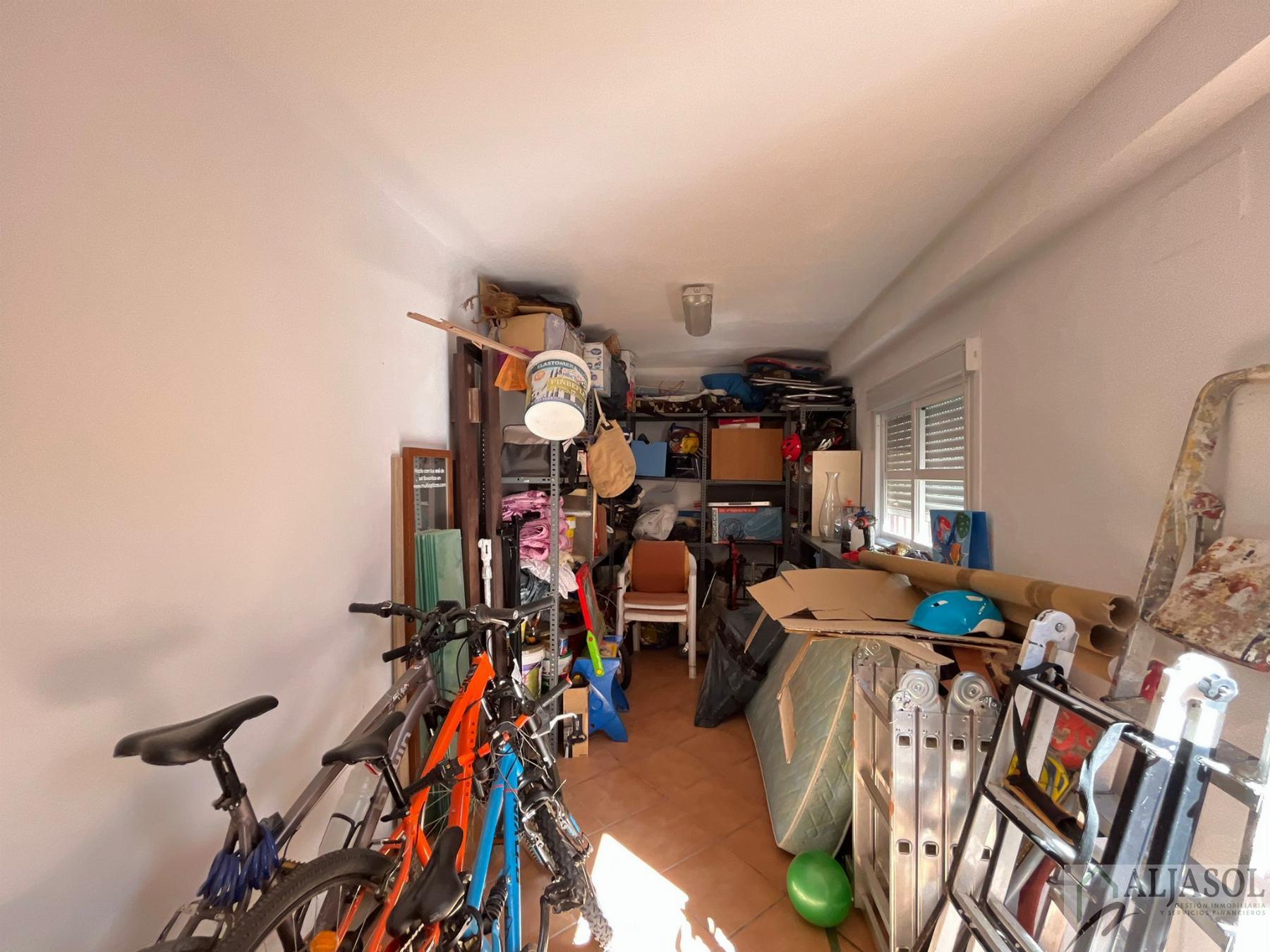 For sale of house in Salteras