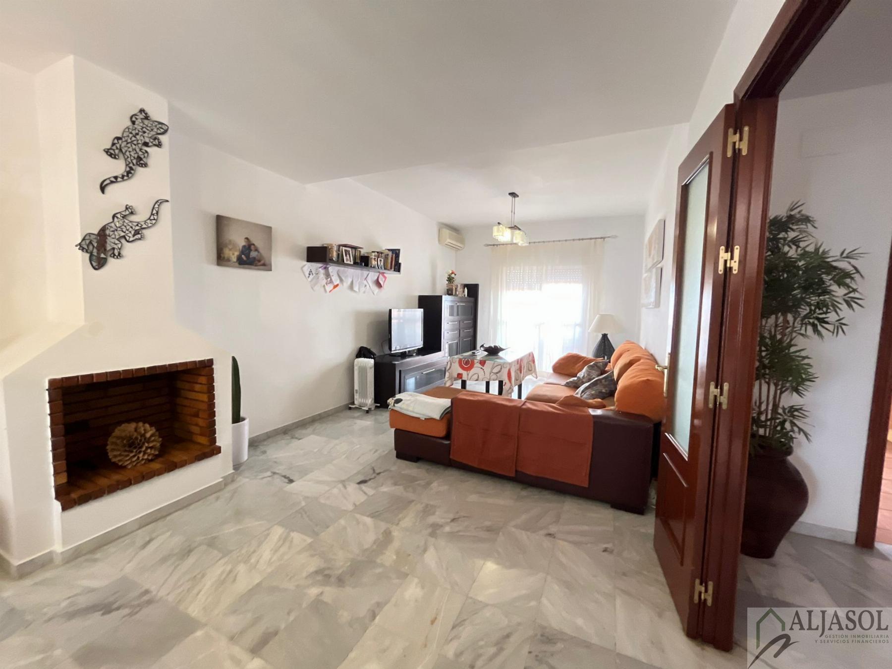 For sale of house in Salteras