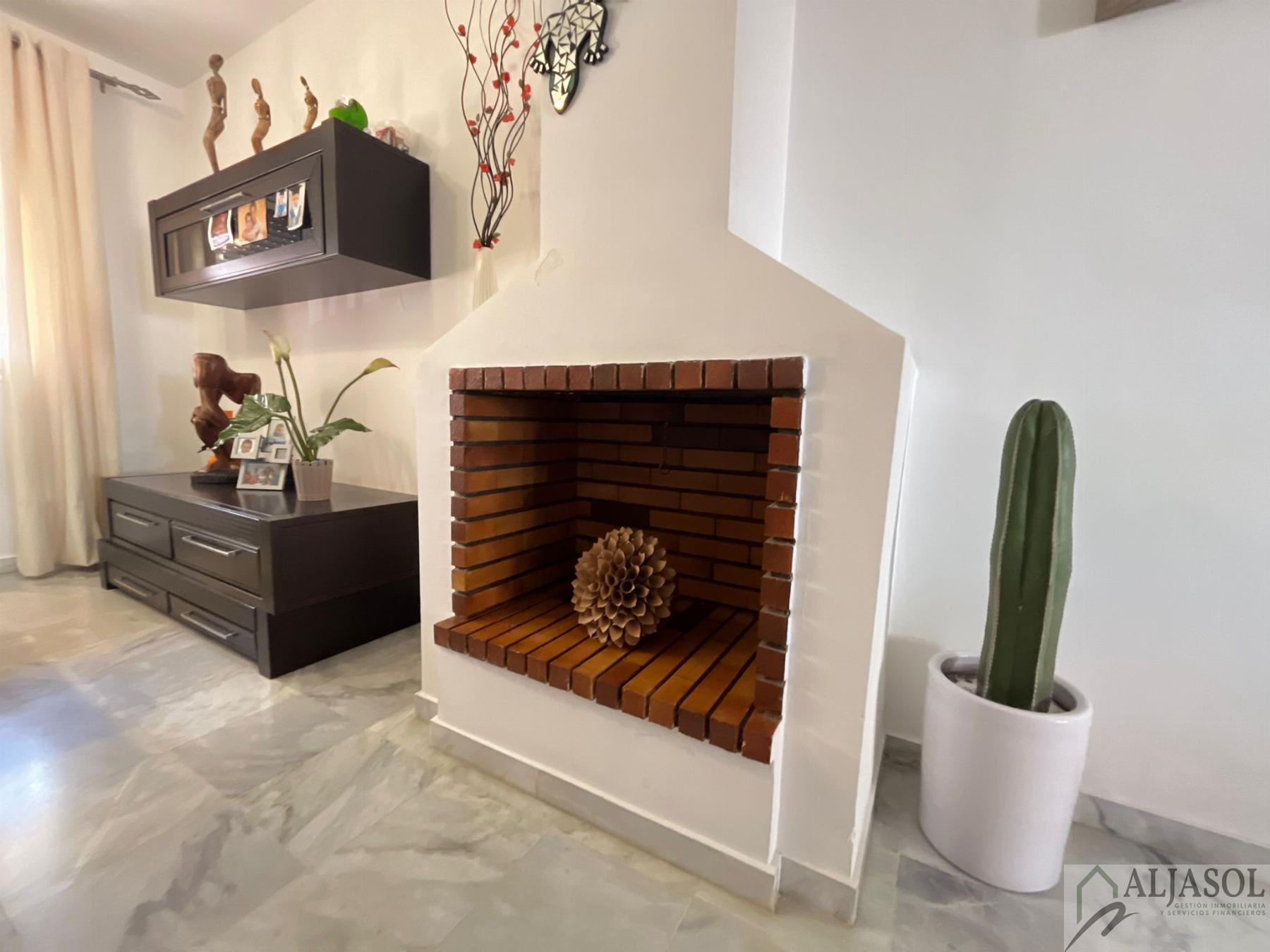 For sale of house in Salteras