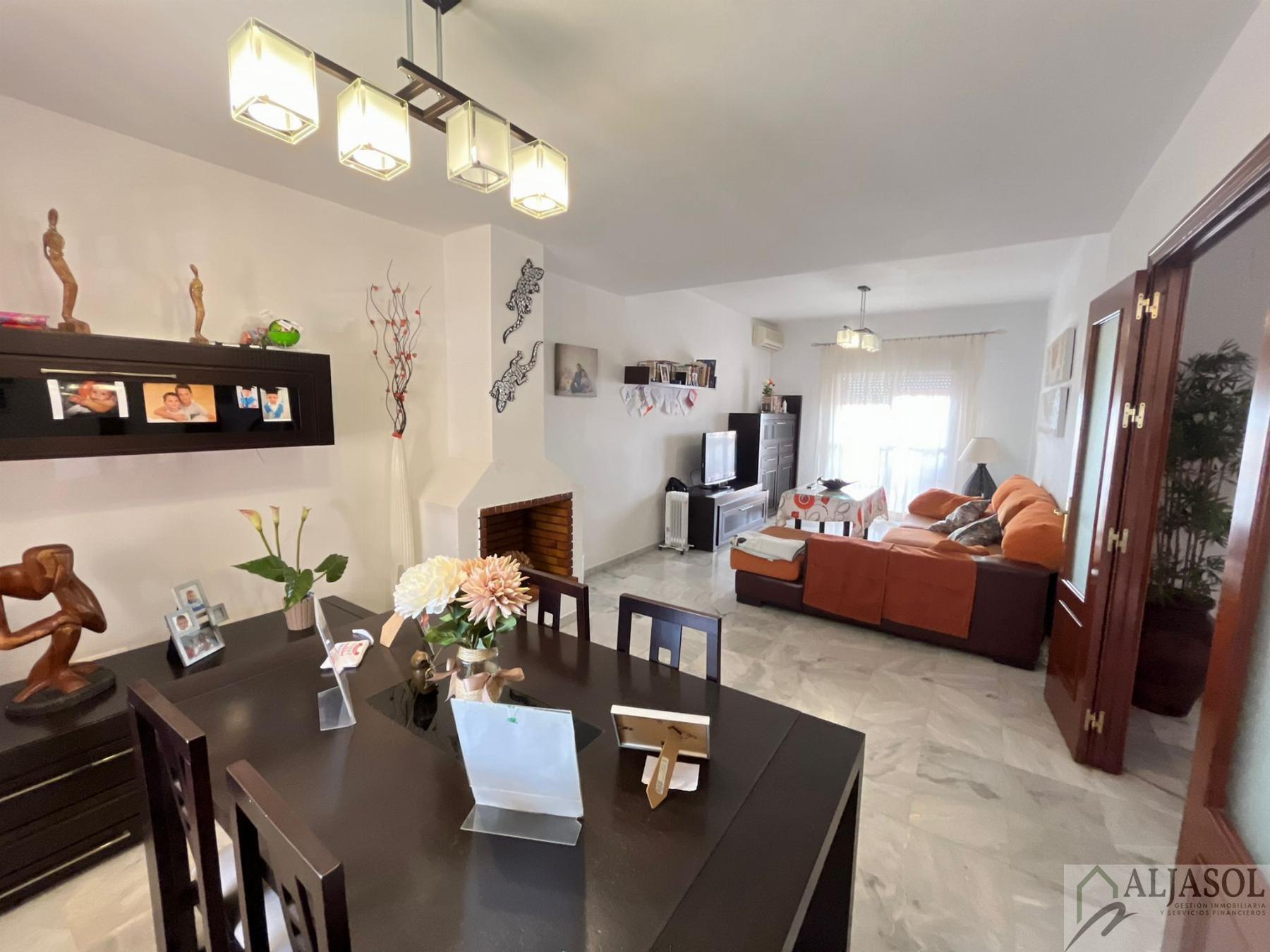 For sale of house in Salteras