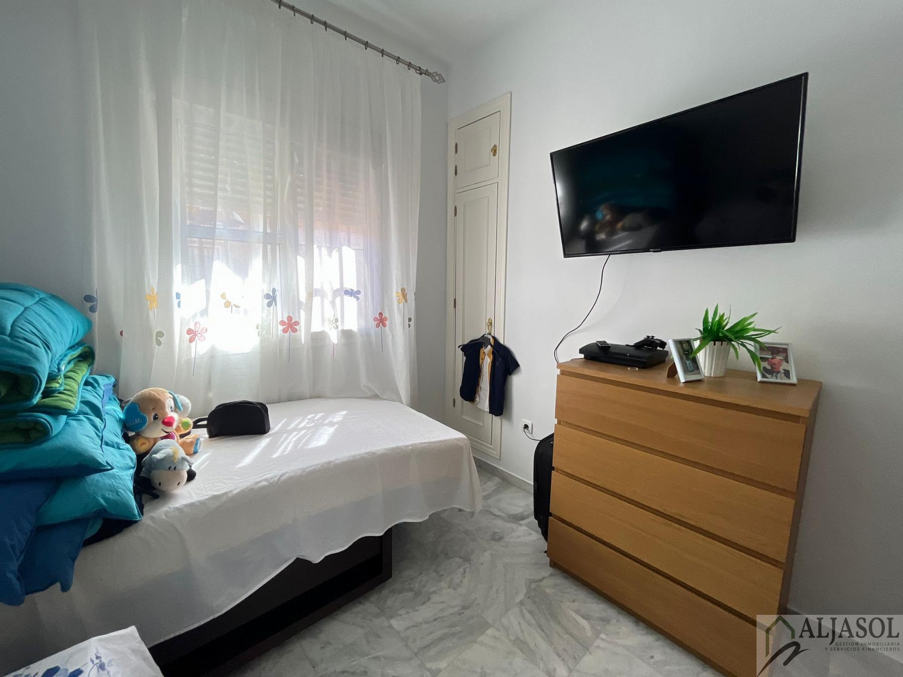 For sale of house in Salteras