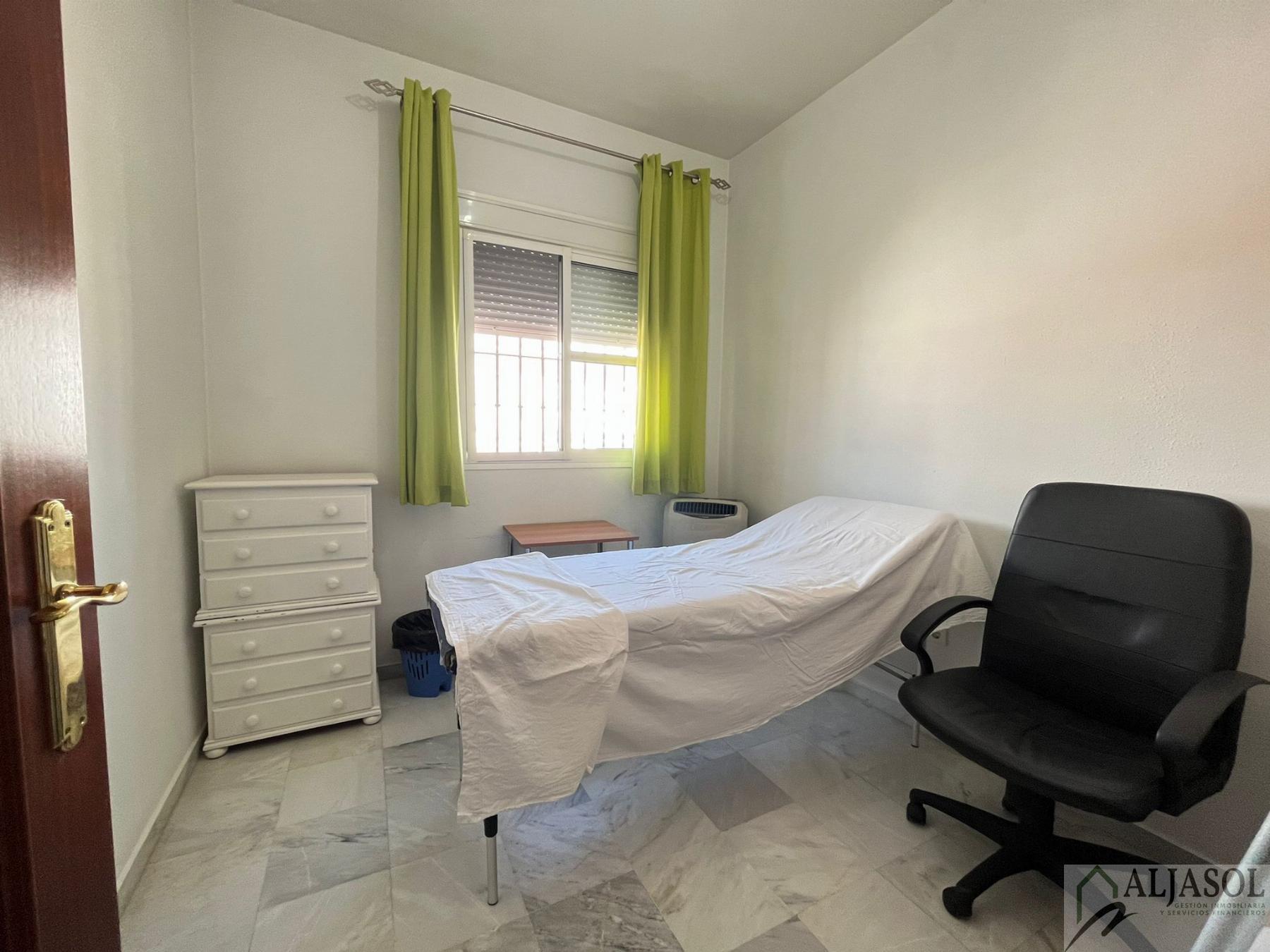 For sale of house in Salteras
