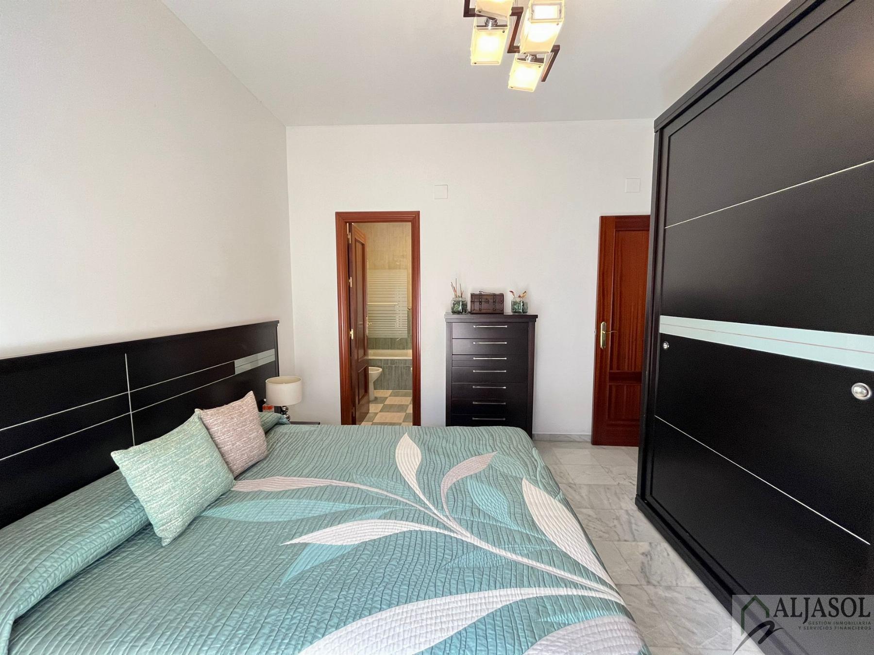For sale of house in Salteras