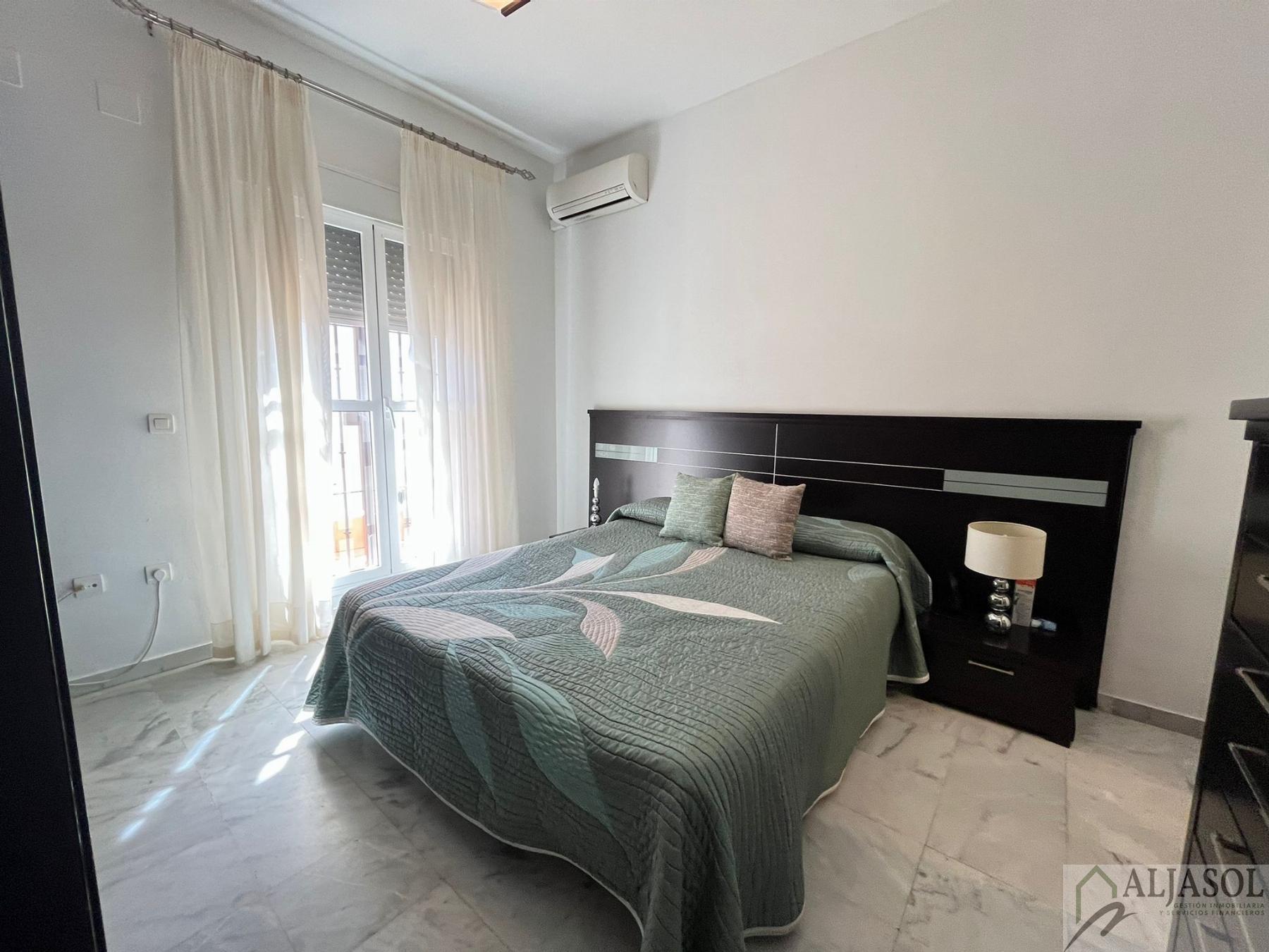 For sale of house in Salteras