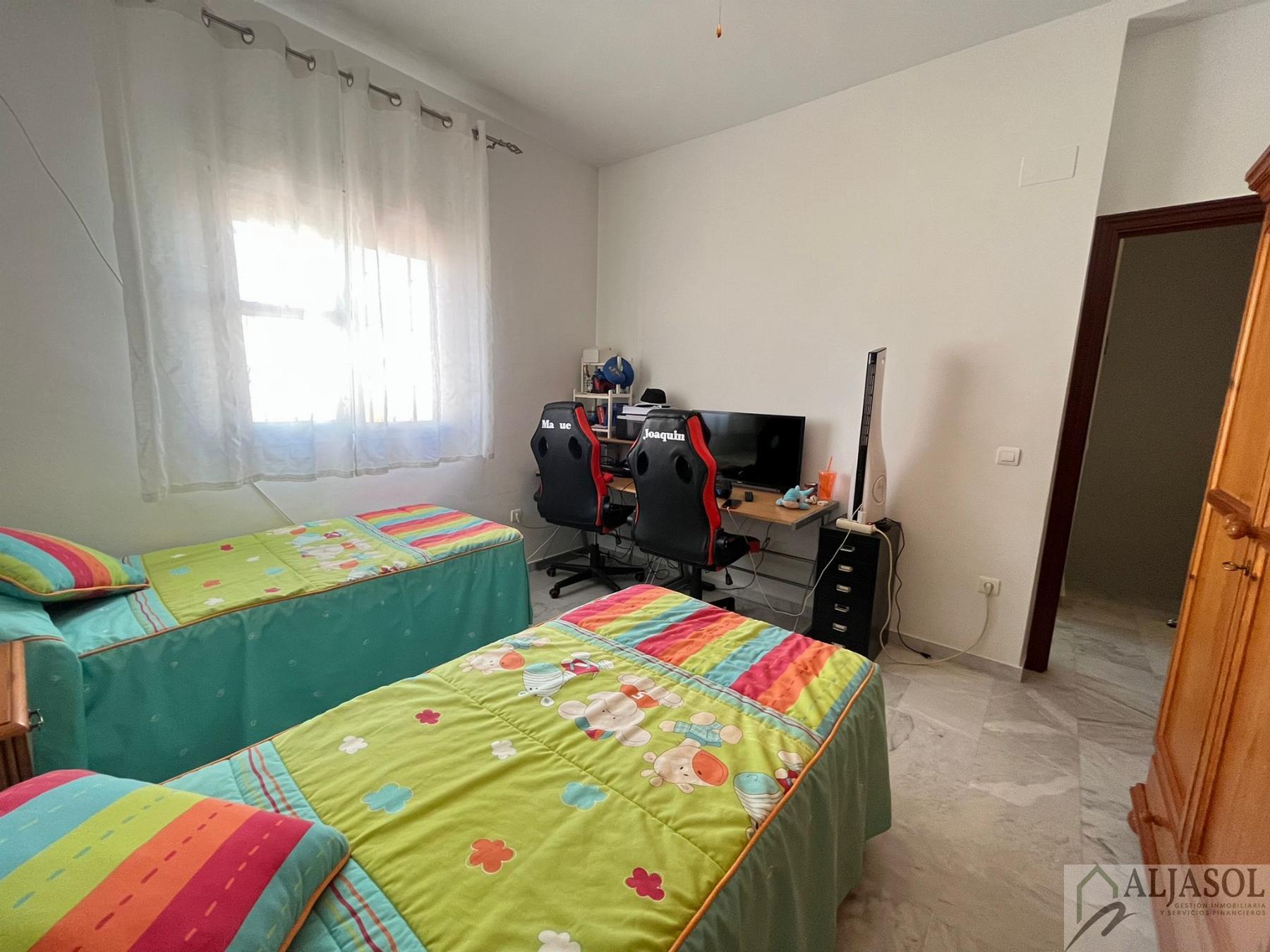 For sale of house in Salteras