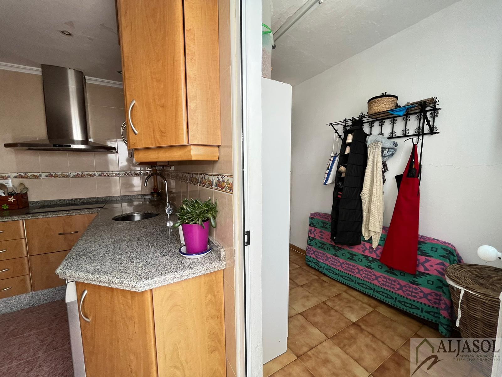 For sale of house in Olivares