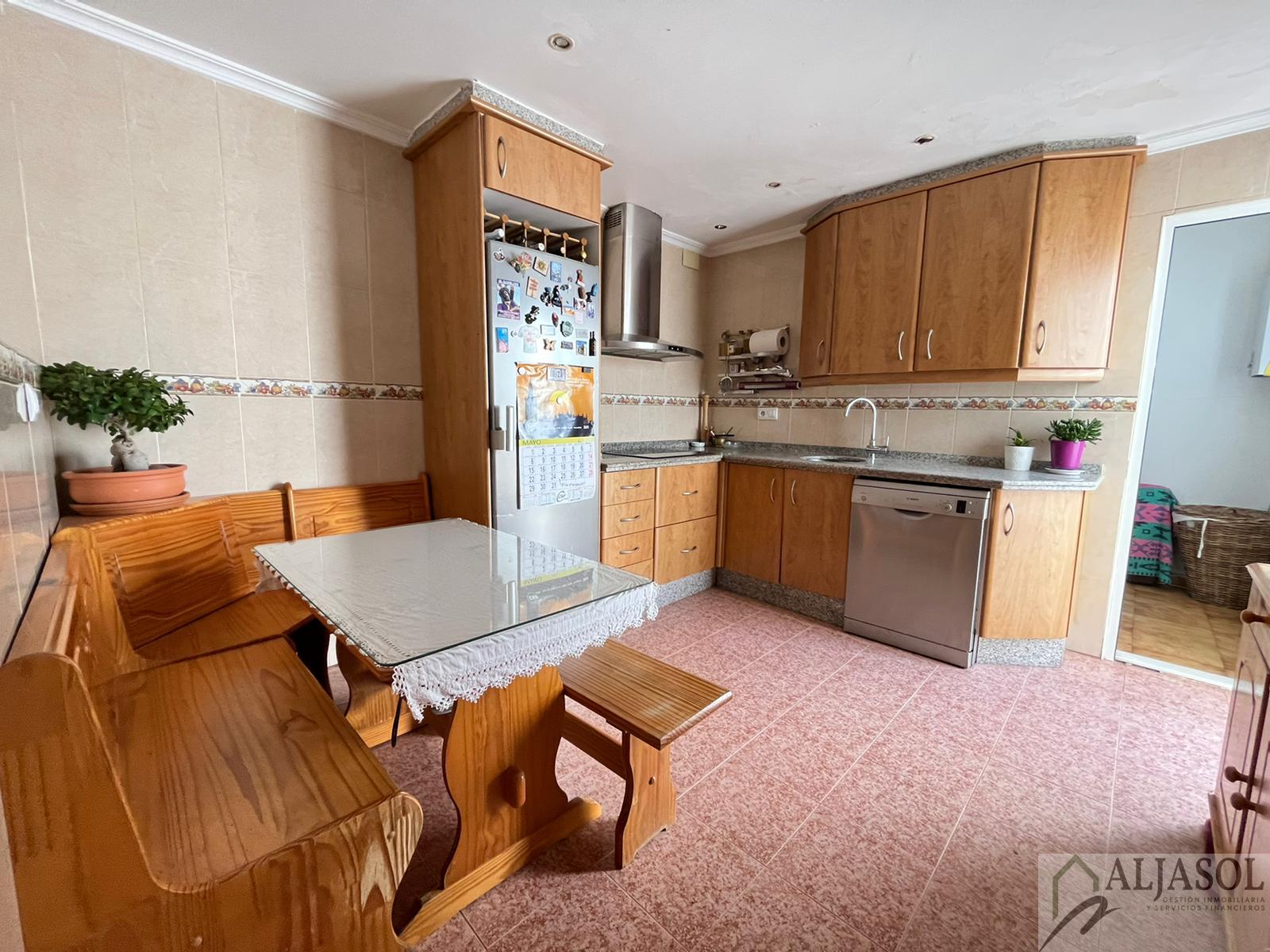 For sale of house in Olivares