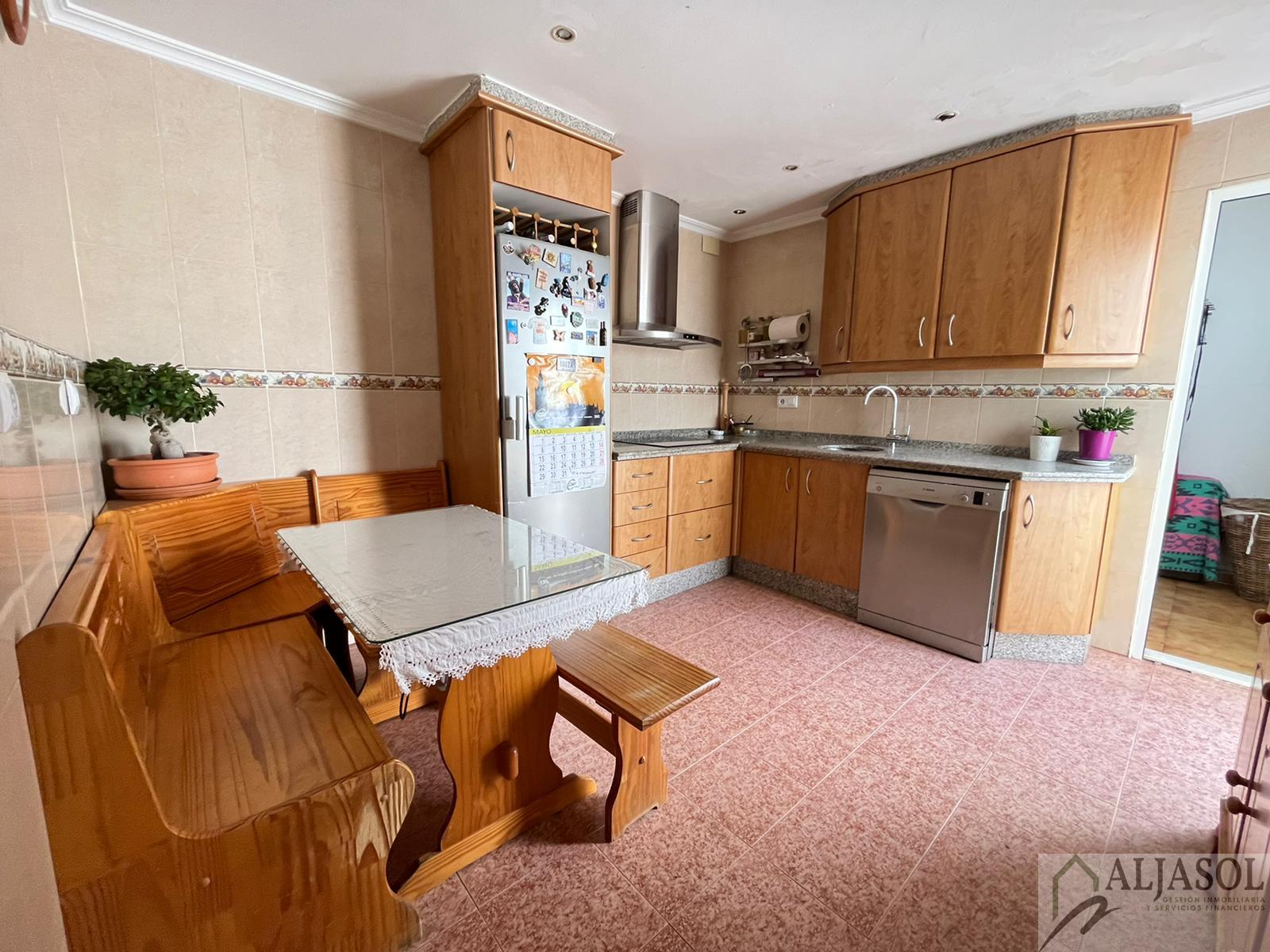 For sale of house in Olivares
