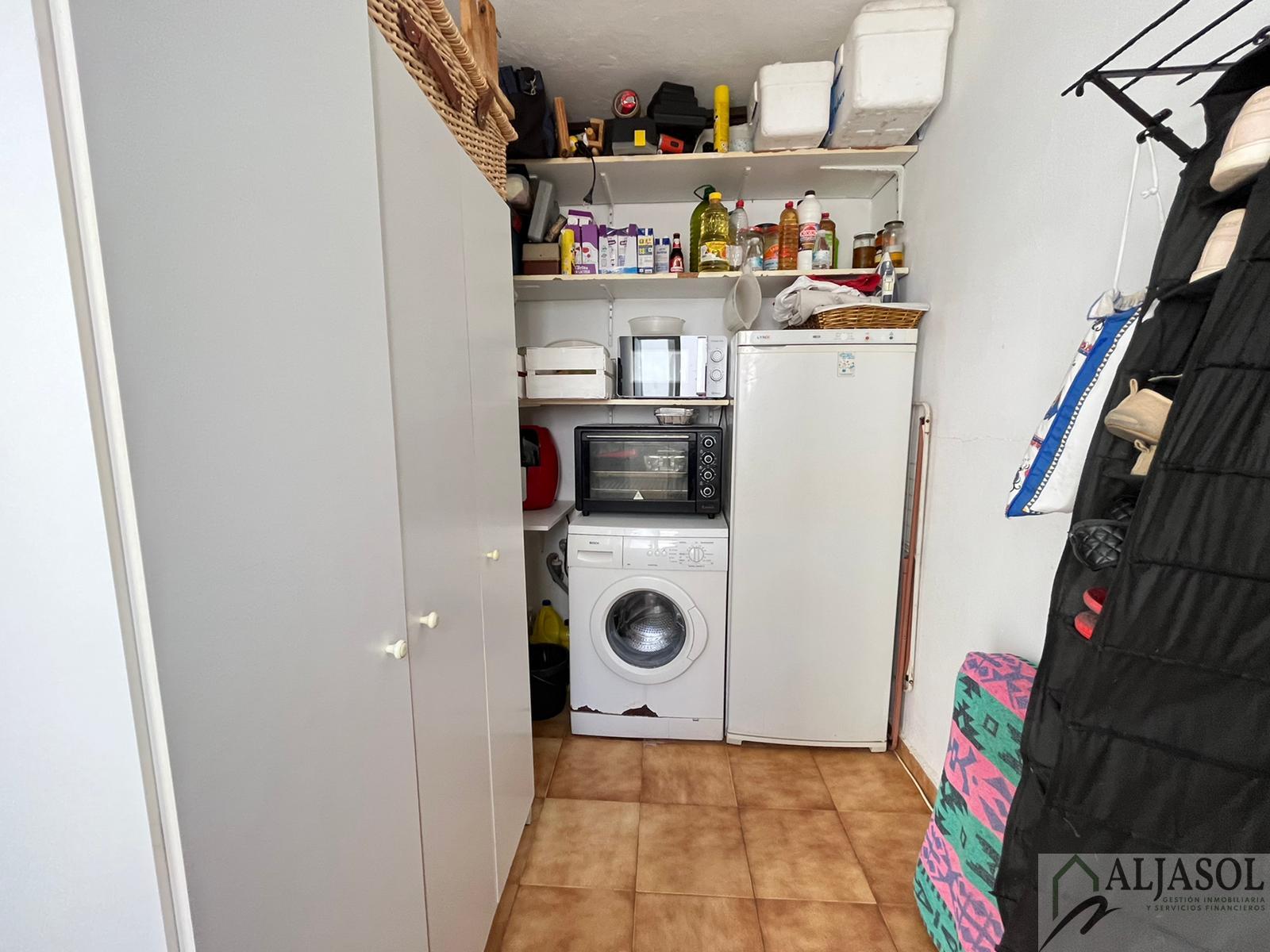 For sale of house in Olivares