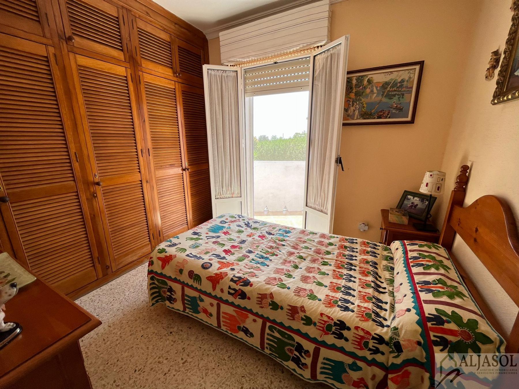 For sale of house in Olivares