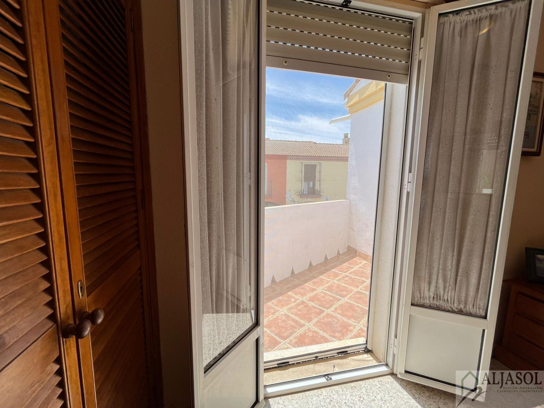 For sale of house in Olivares