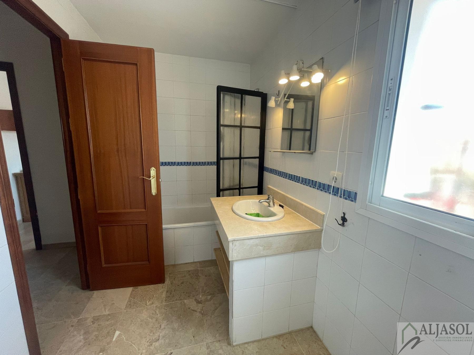 For sale of house in Bormujos