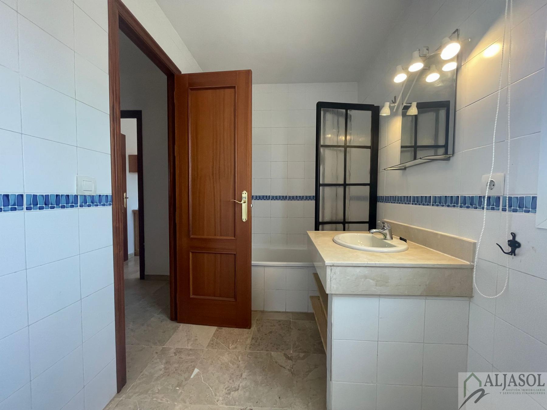 For sale of house in Bormujos