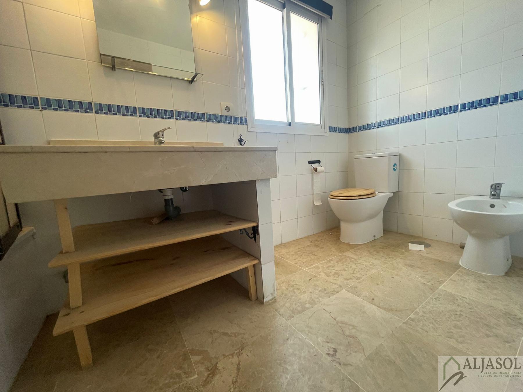 For sale of house in Bormujos