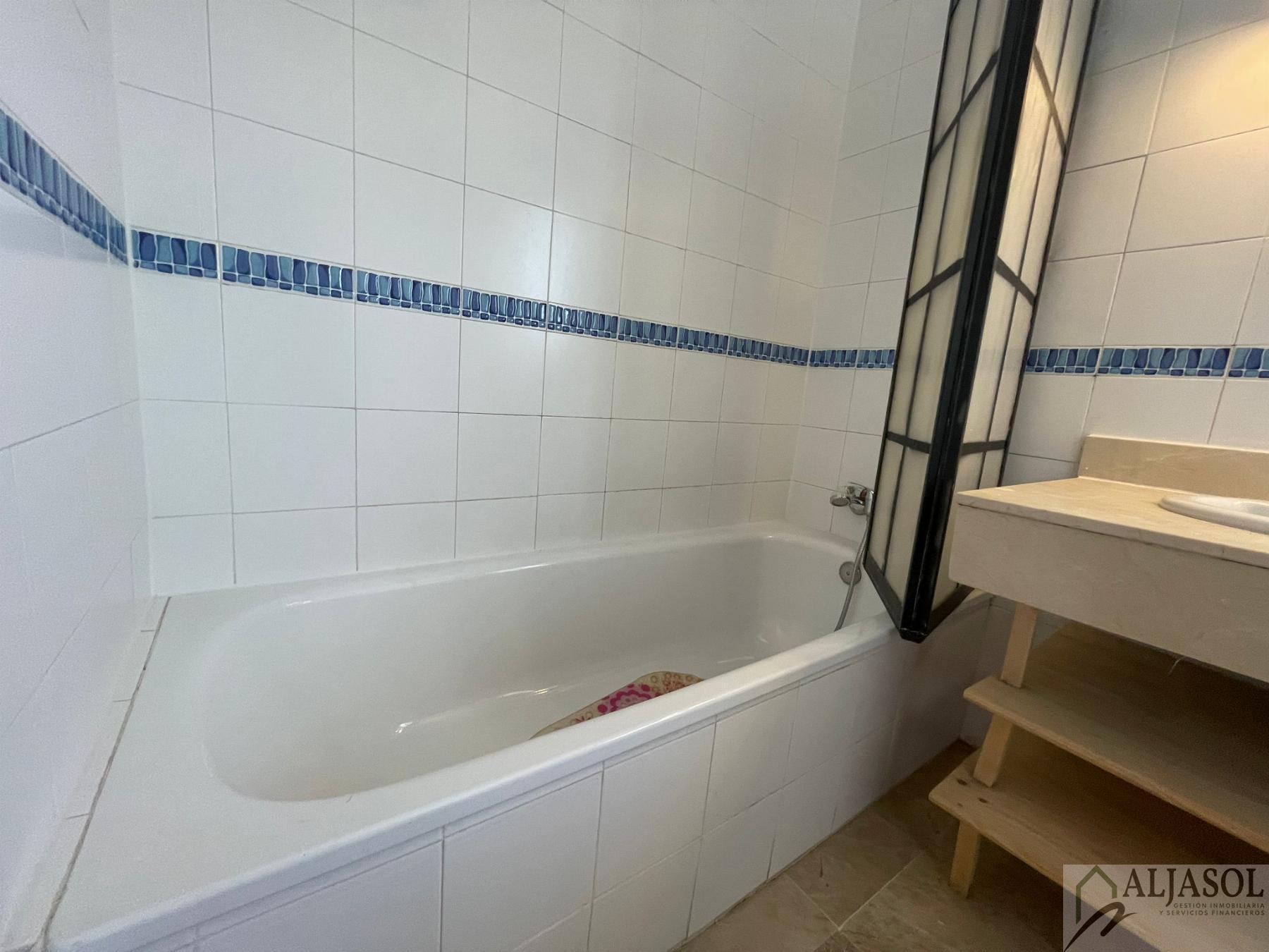 For sale of house in Bormujos