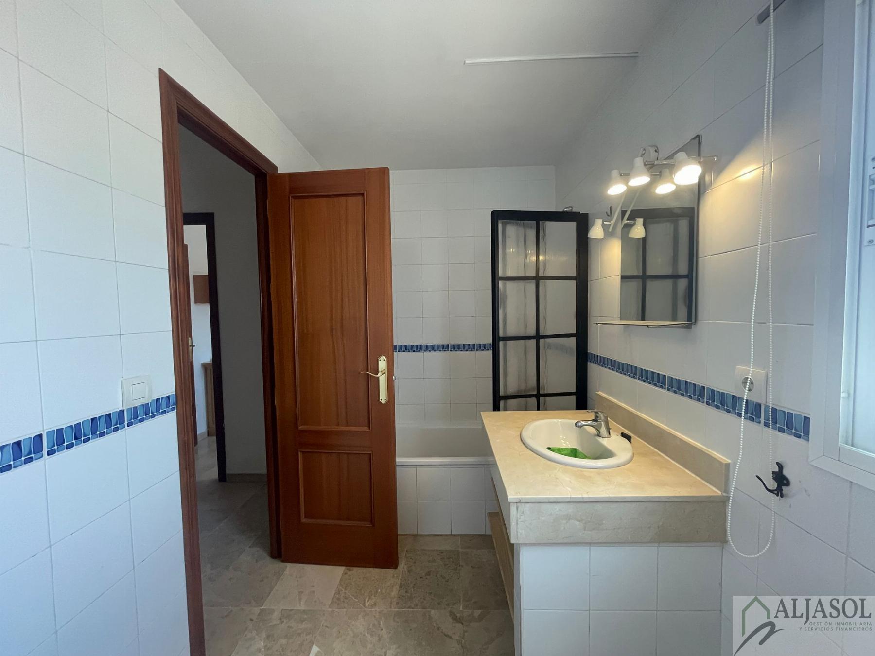 For sale of house in Bormujos