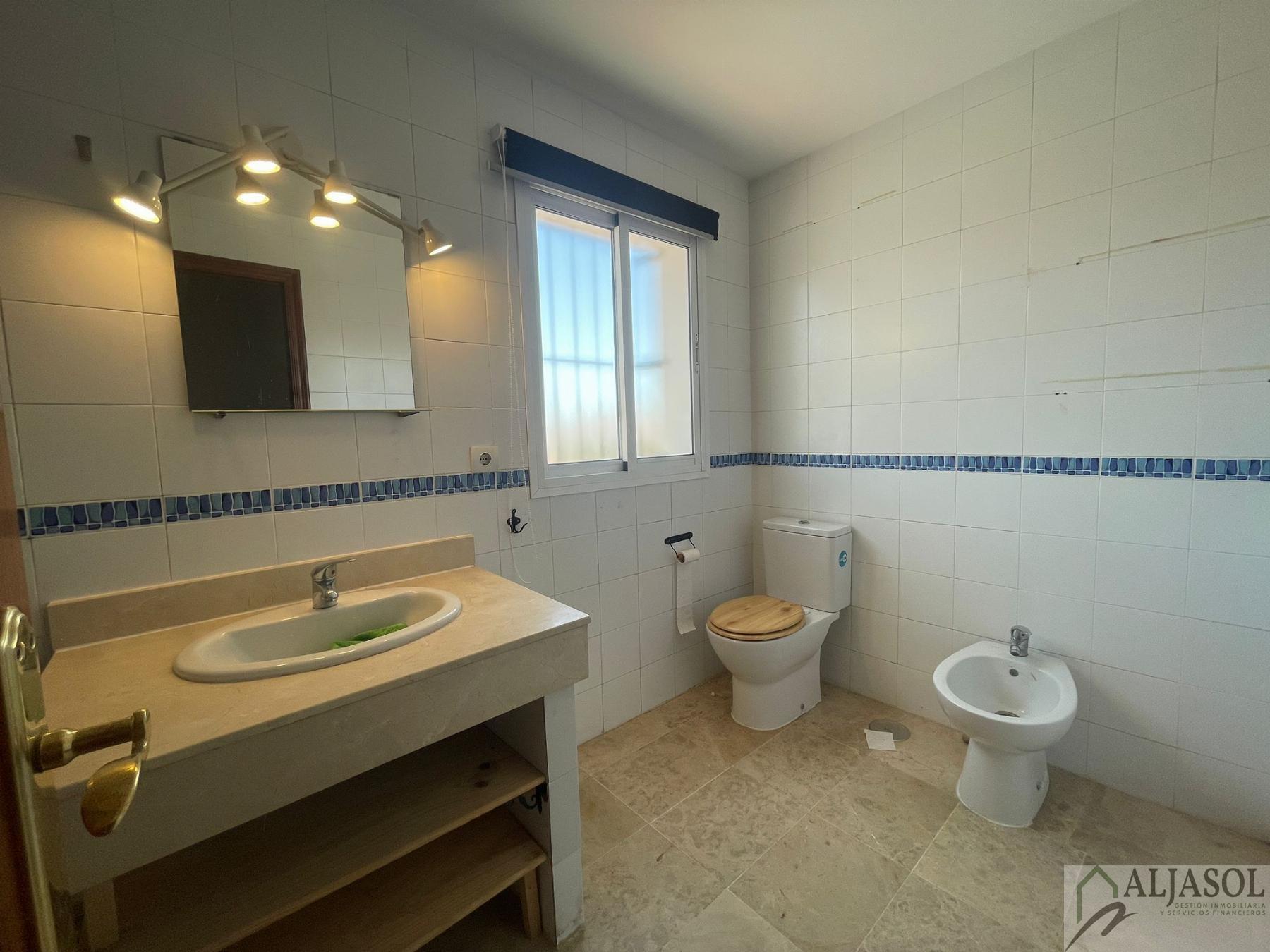 For sale of house in Bormujos
