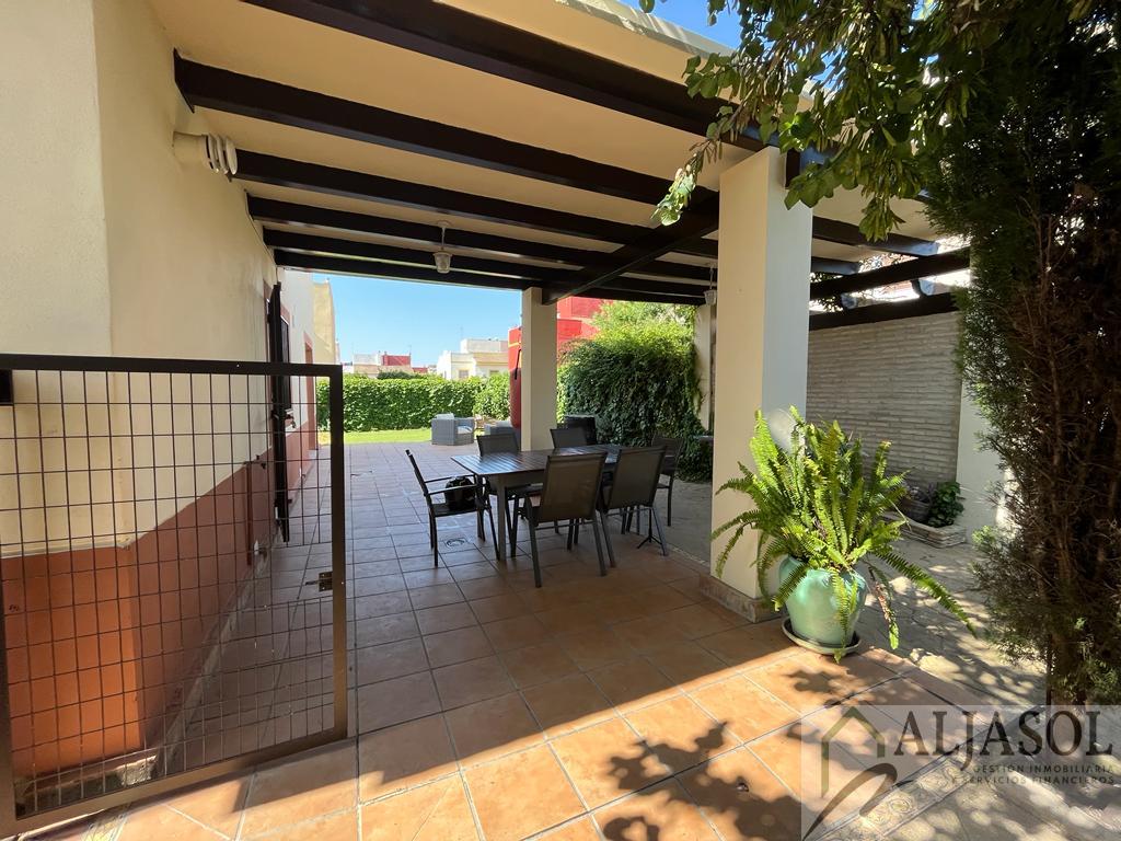 For sale of house in Valencina de la Concepción
