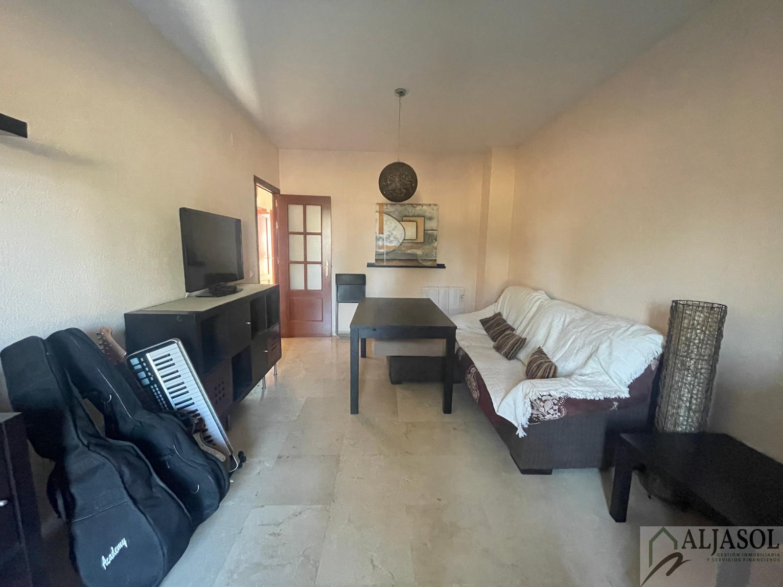 For sale of house in Villanueva del Ariscal