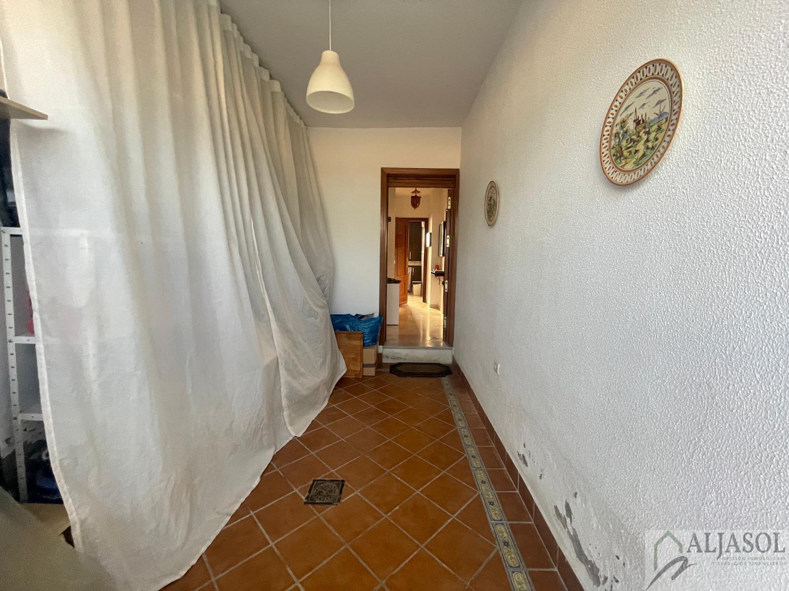 For sale of house in Villanueva del Ariscal