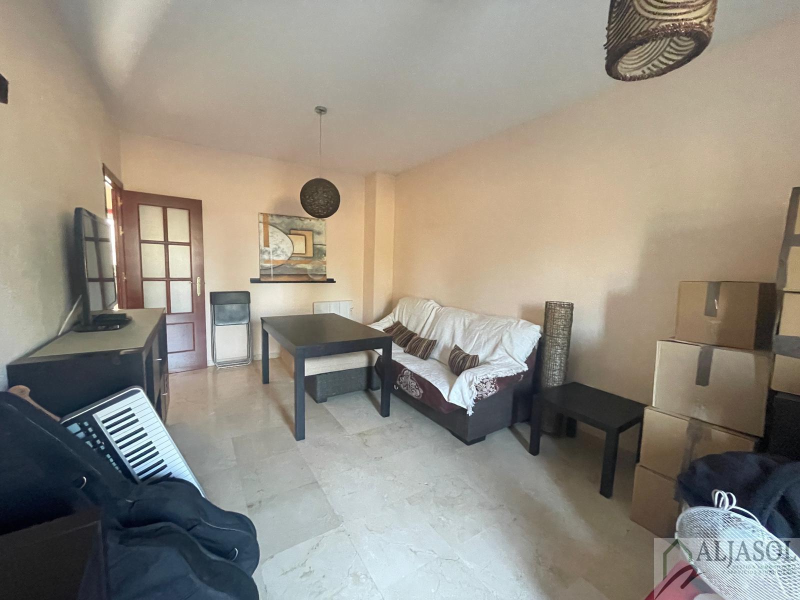 For sale of house in Villanueva del Ariscal