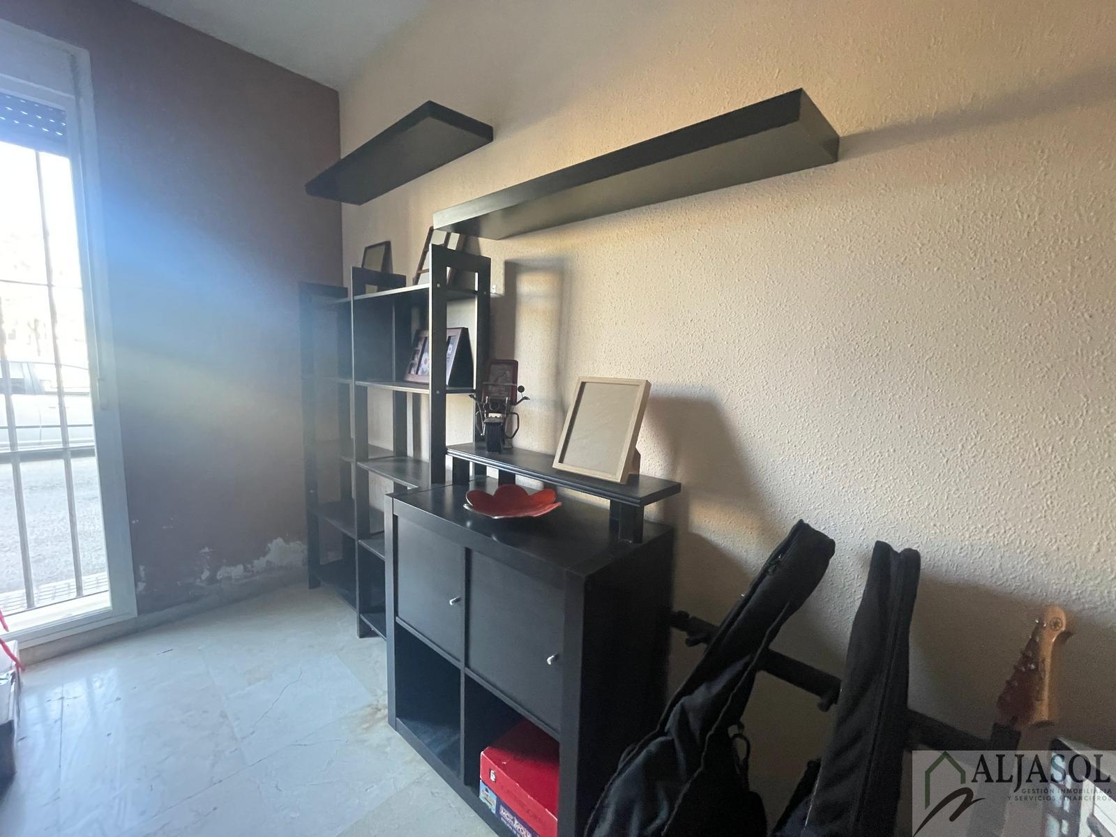 For sale of house in Villanueva del Ariscal